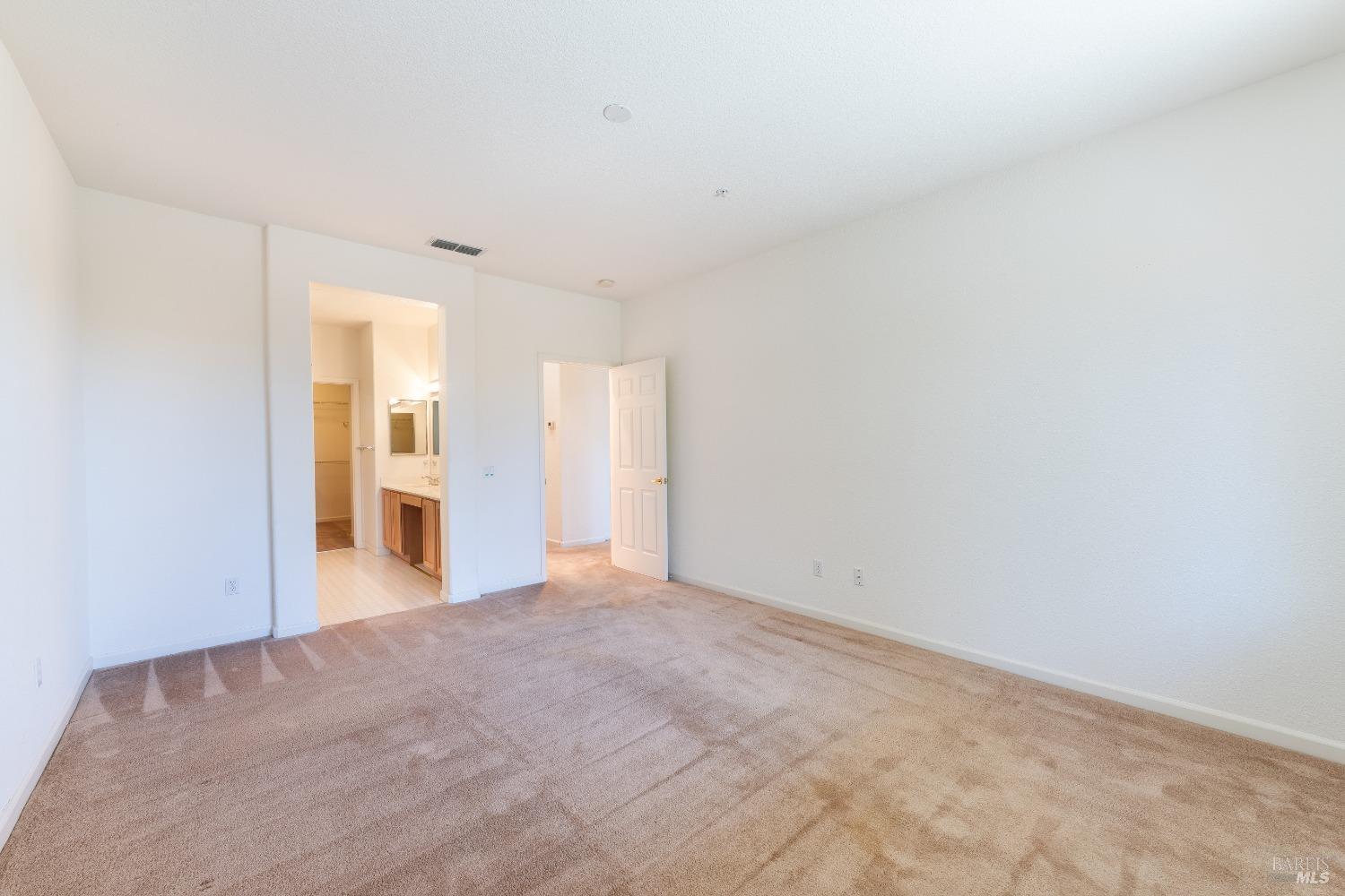 215 Red Mountain Dr