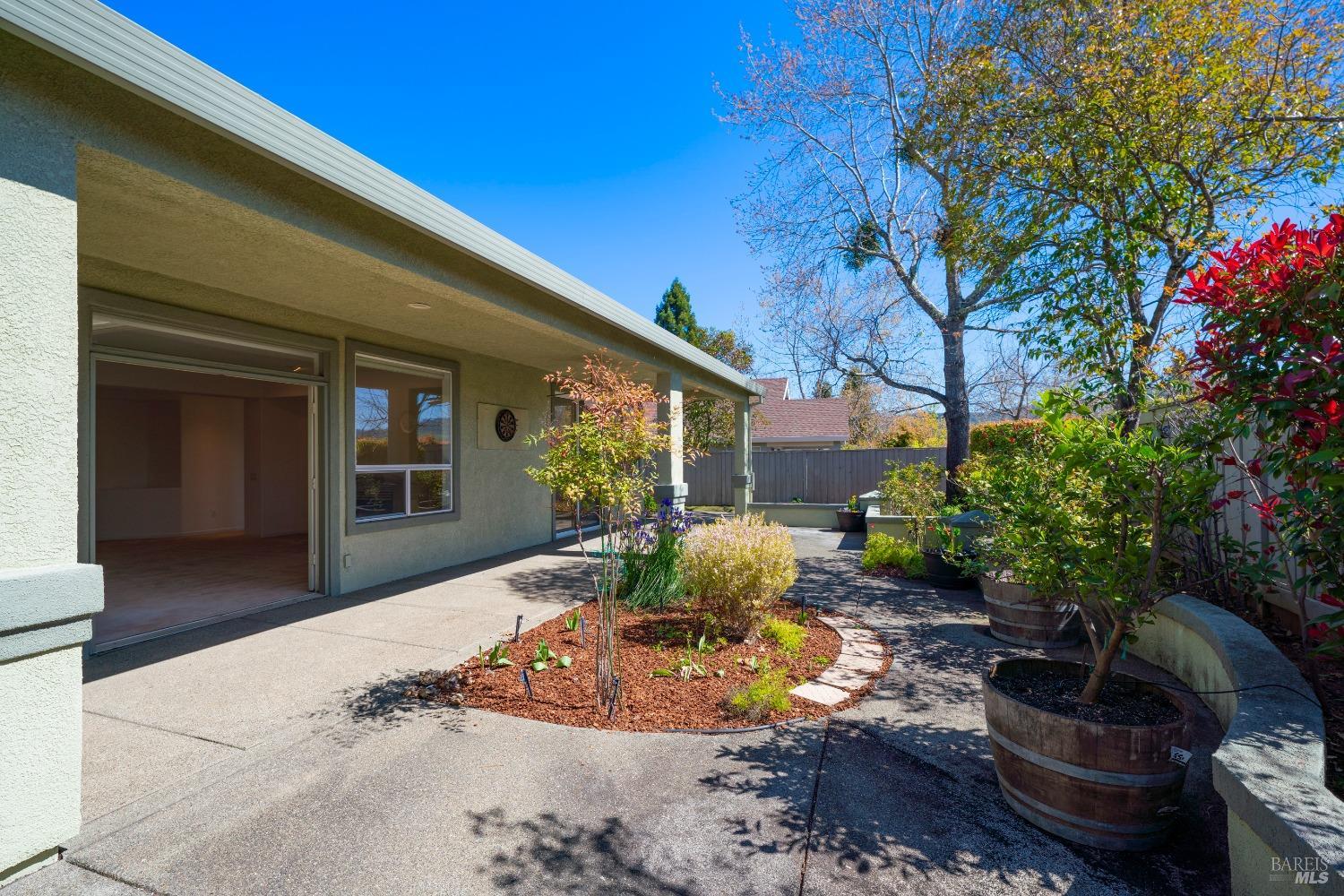 215 Red Mountain Dr