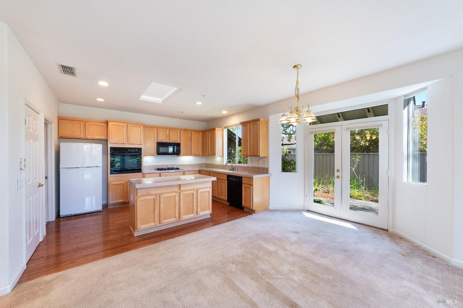 215 Red Mountain Dr
