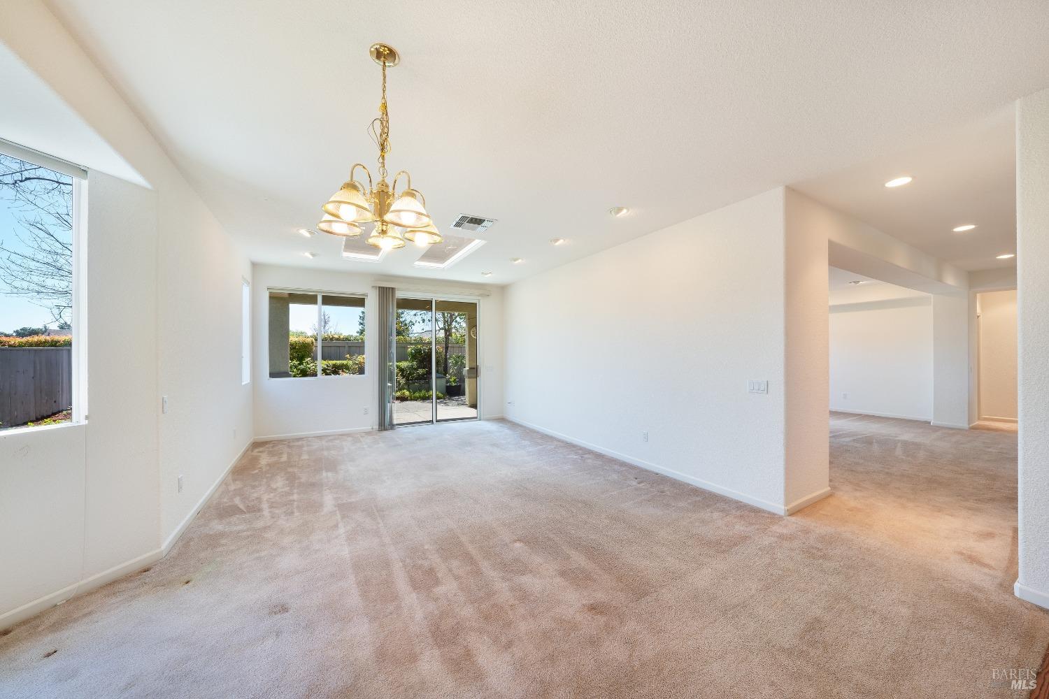 215 Red Mountain Dr