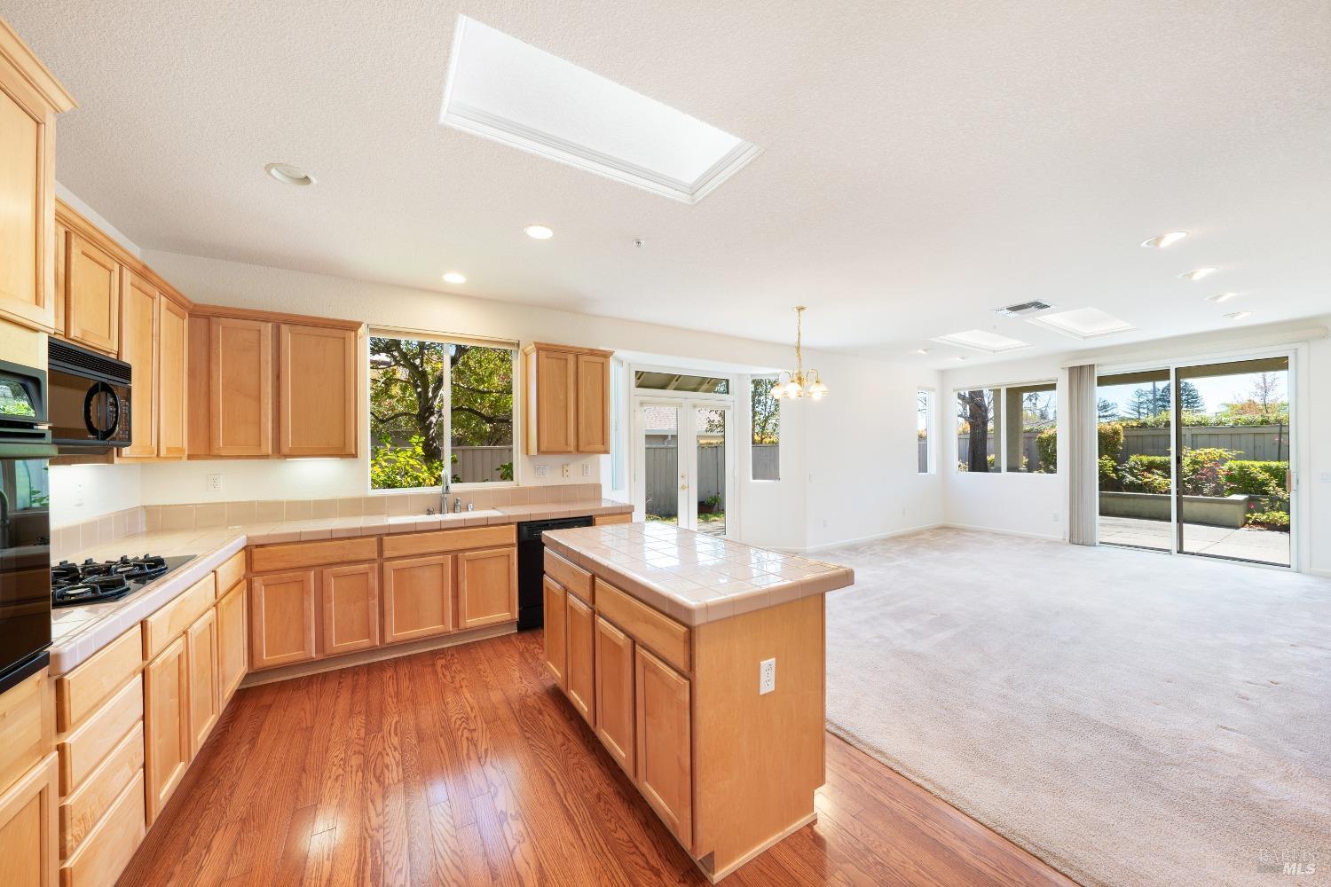 215 Red Mountain Dr