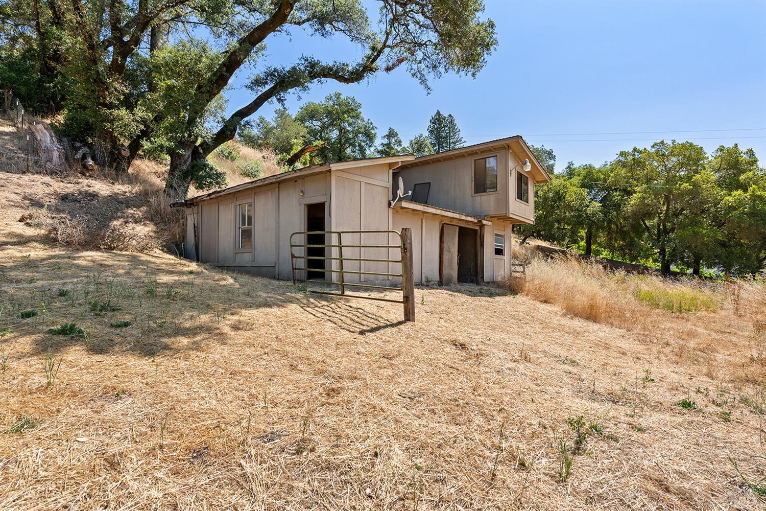 995 Dry Creek Rd