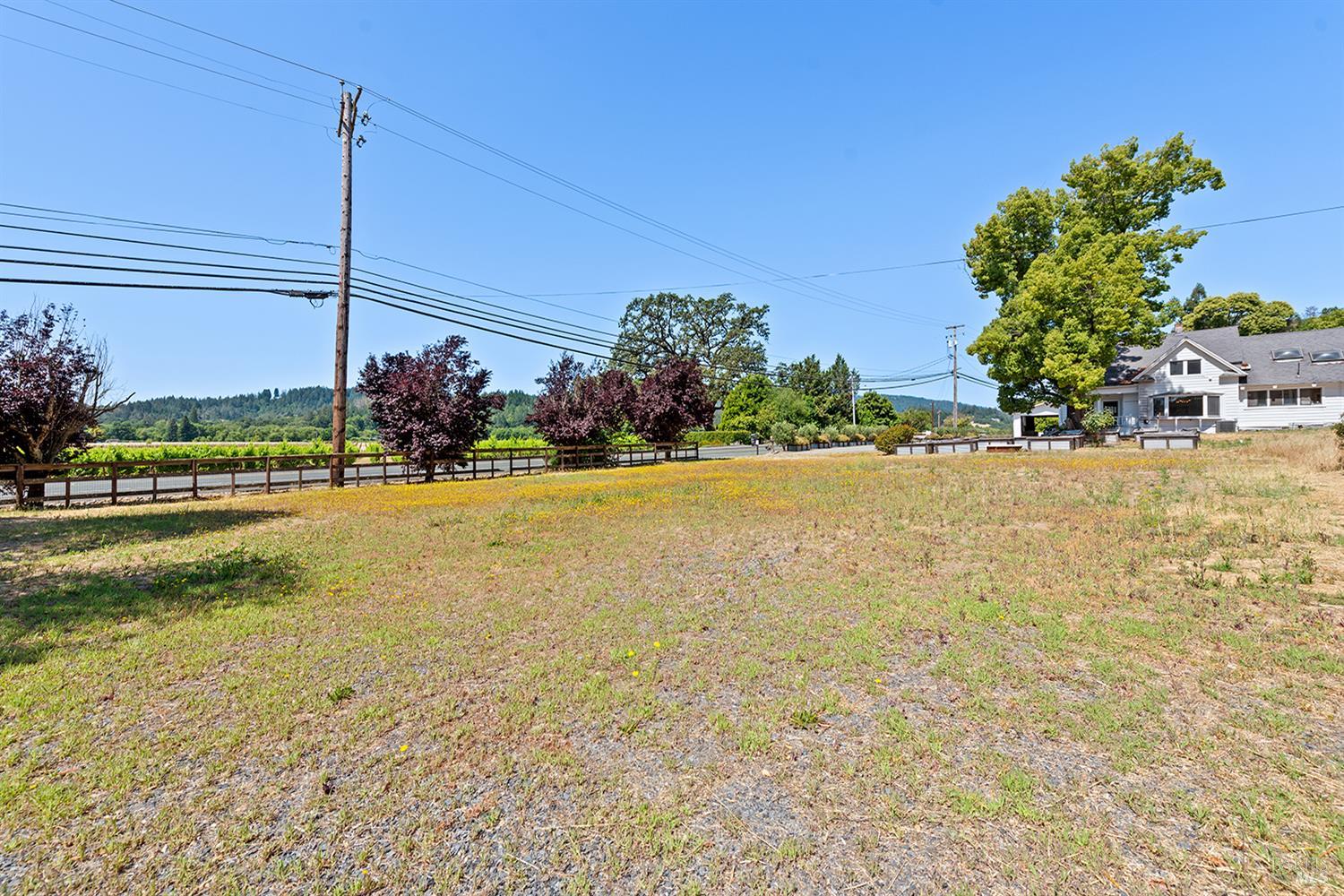 995 Dry Creek Rd