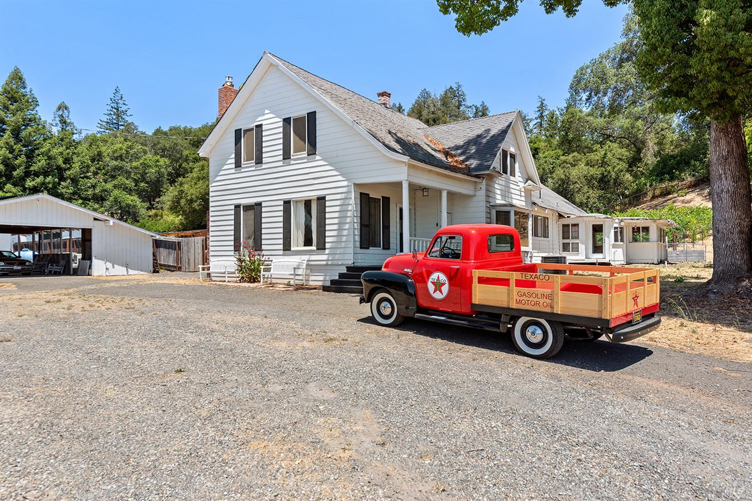 995 Dry Creek Rd