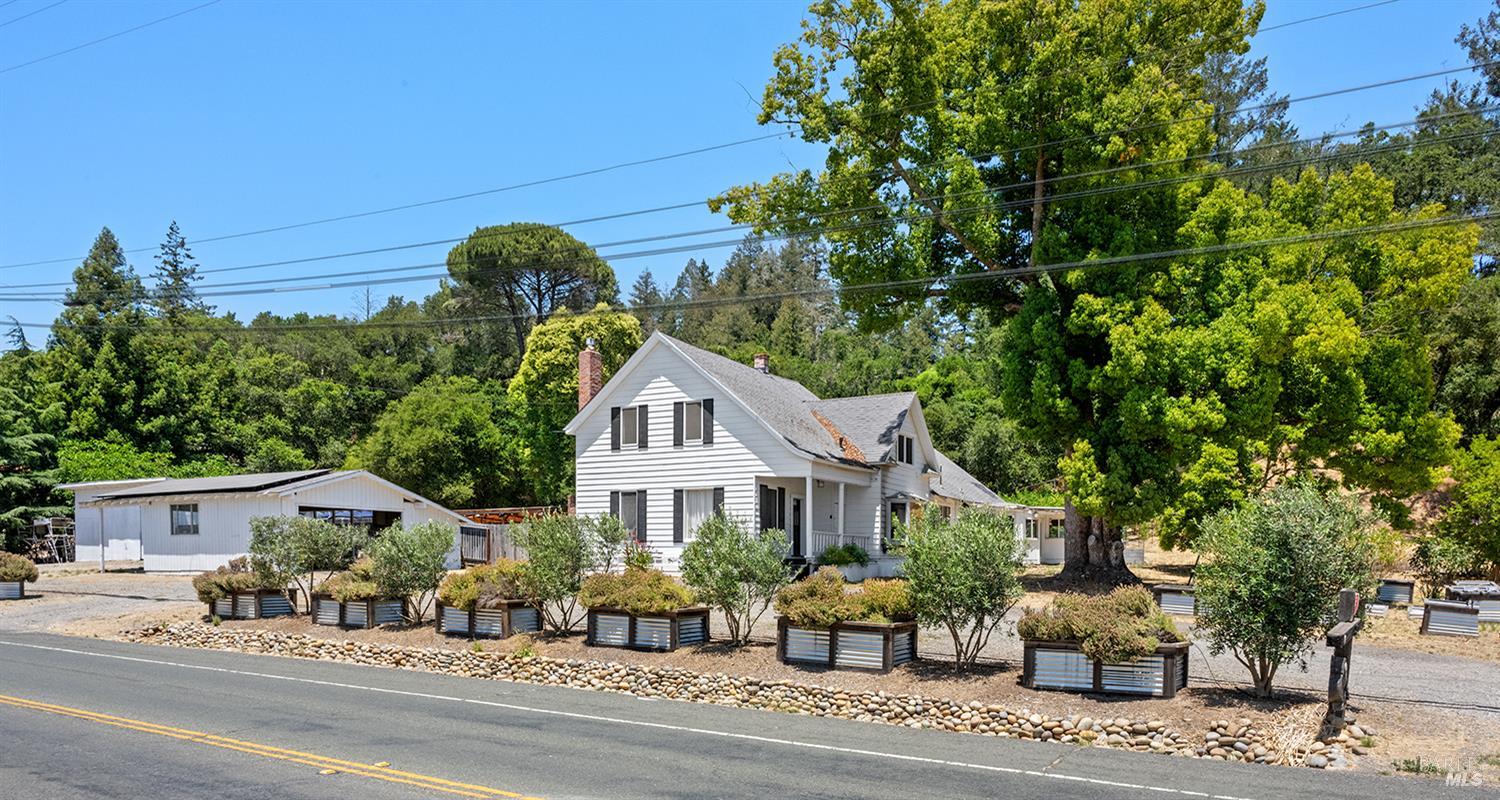 995 Dry Creek Rd