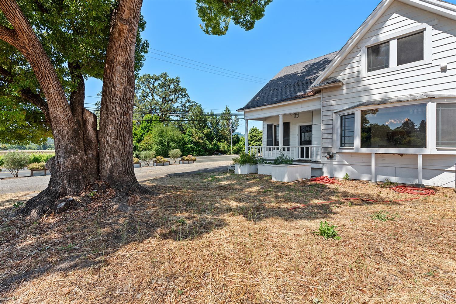 995 Dry Creek Rd