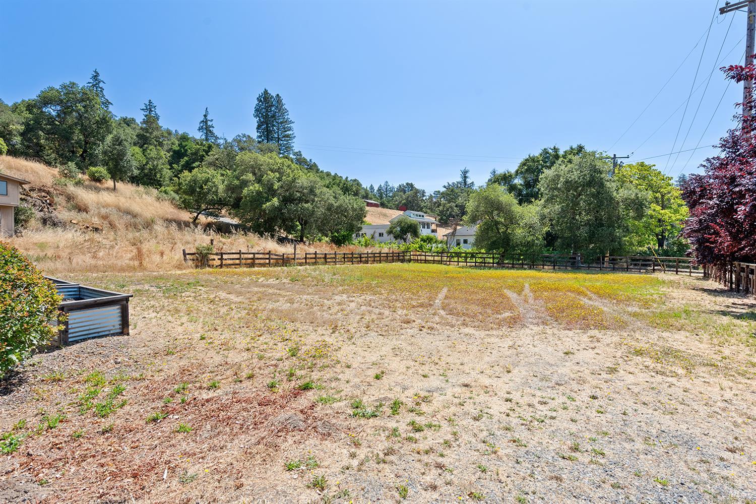 995 Dry Creek Rd