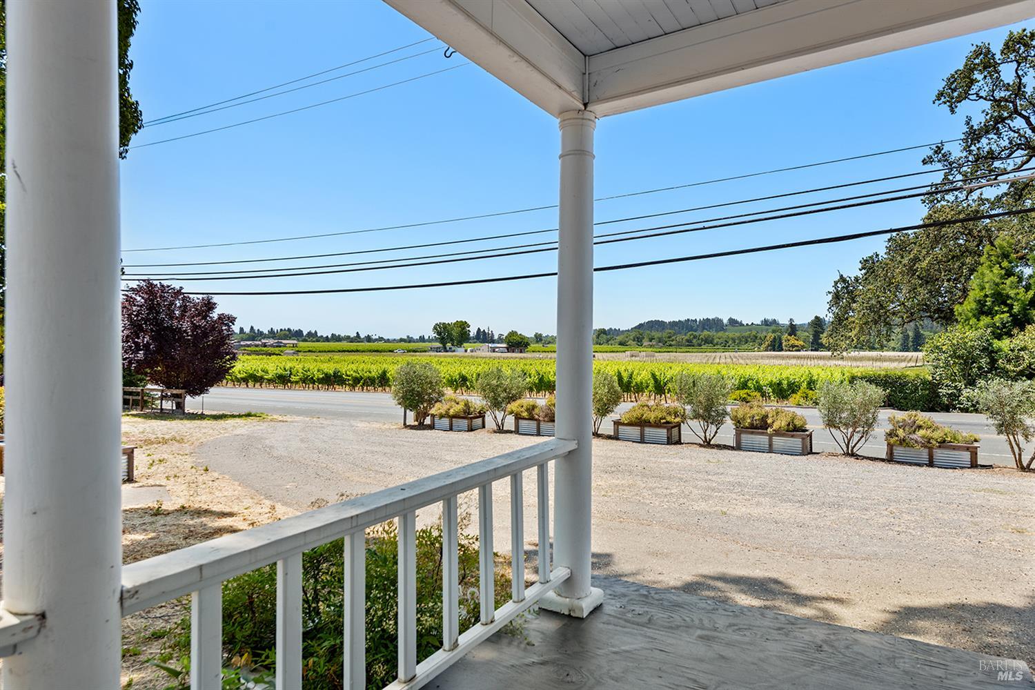 995 Dry Creek Rd