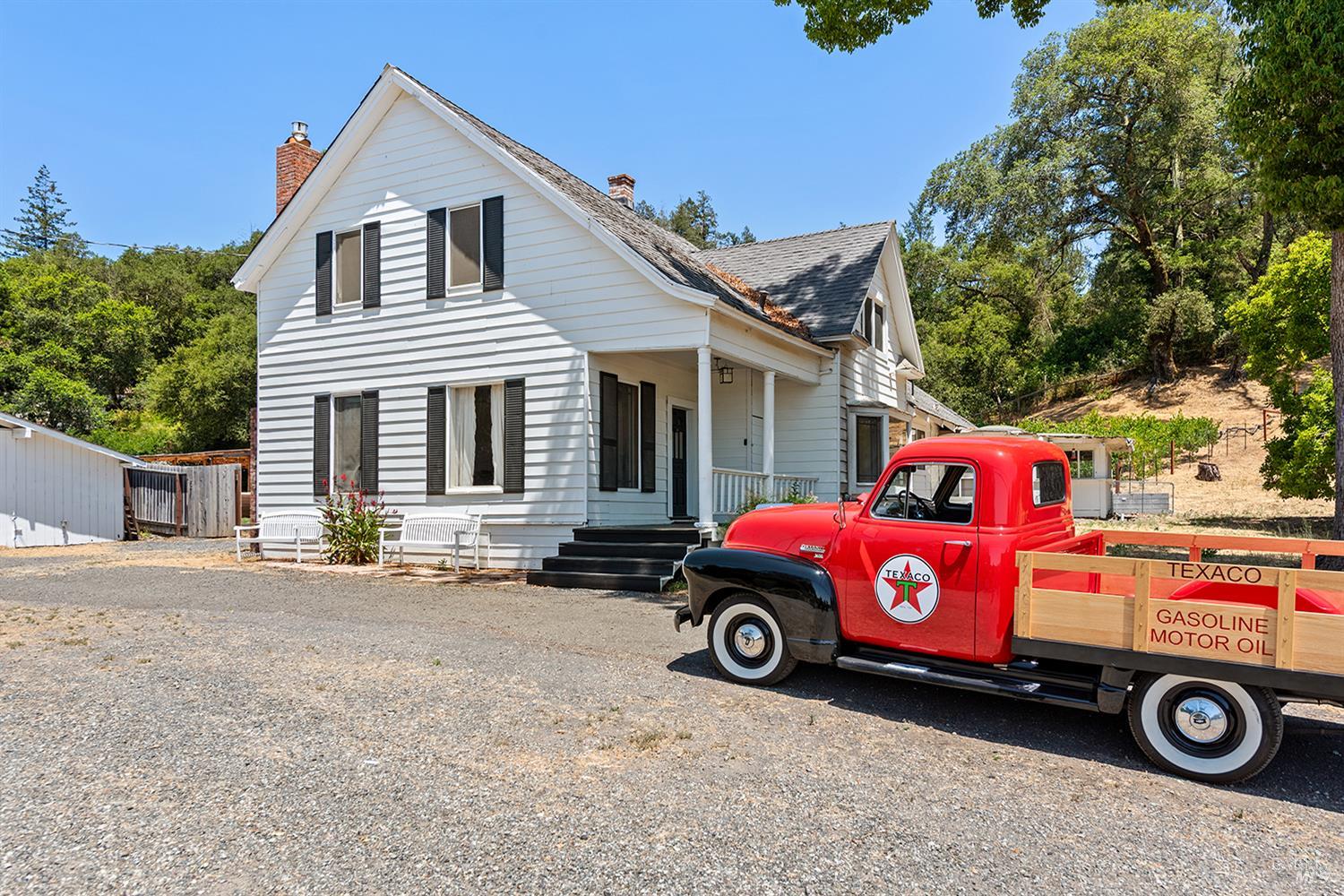 995 Dry Creek Rd