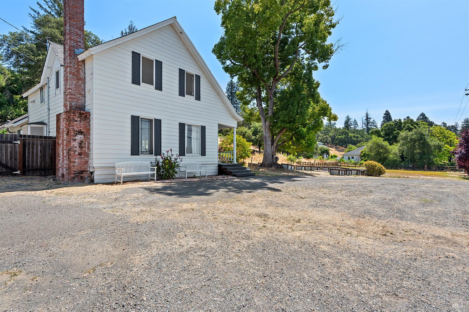 995 Dry Creek Rd