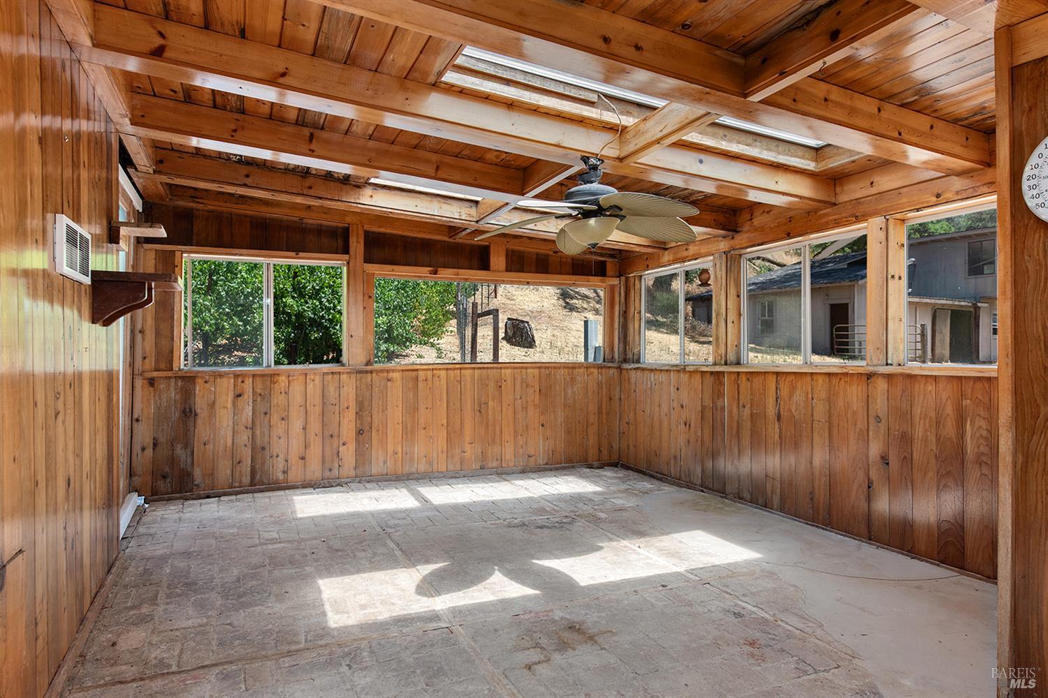995 Dry Creek Rd