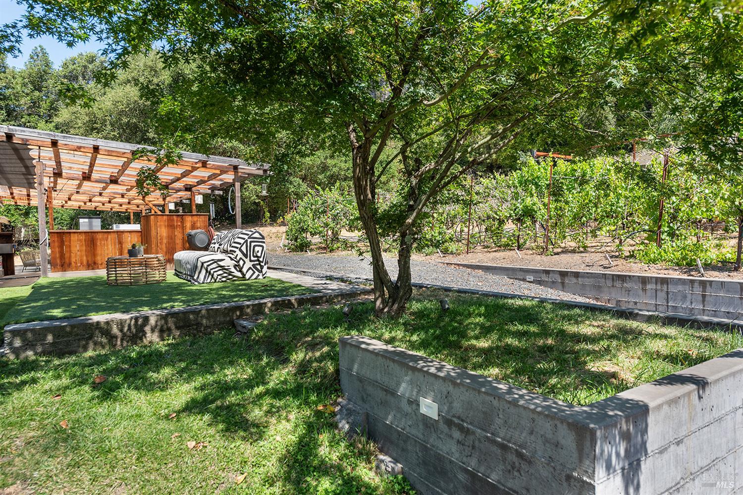 995 Dry Creek Rd