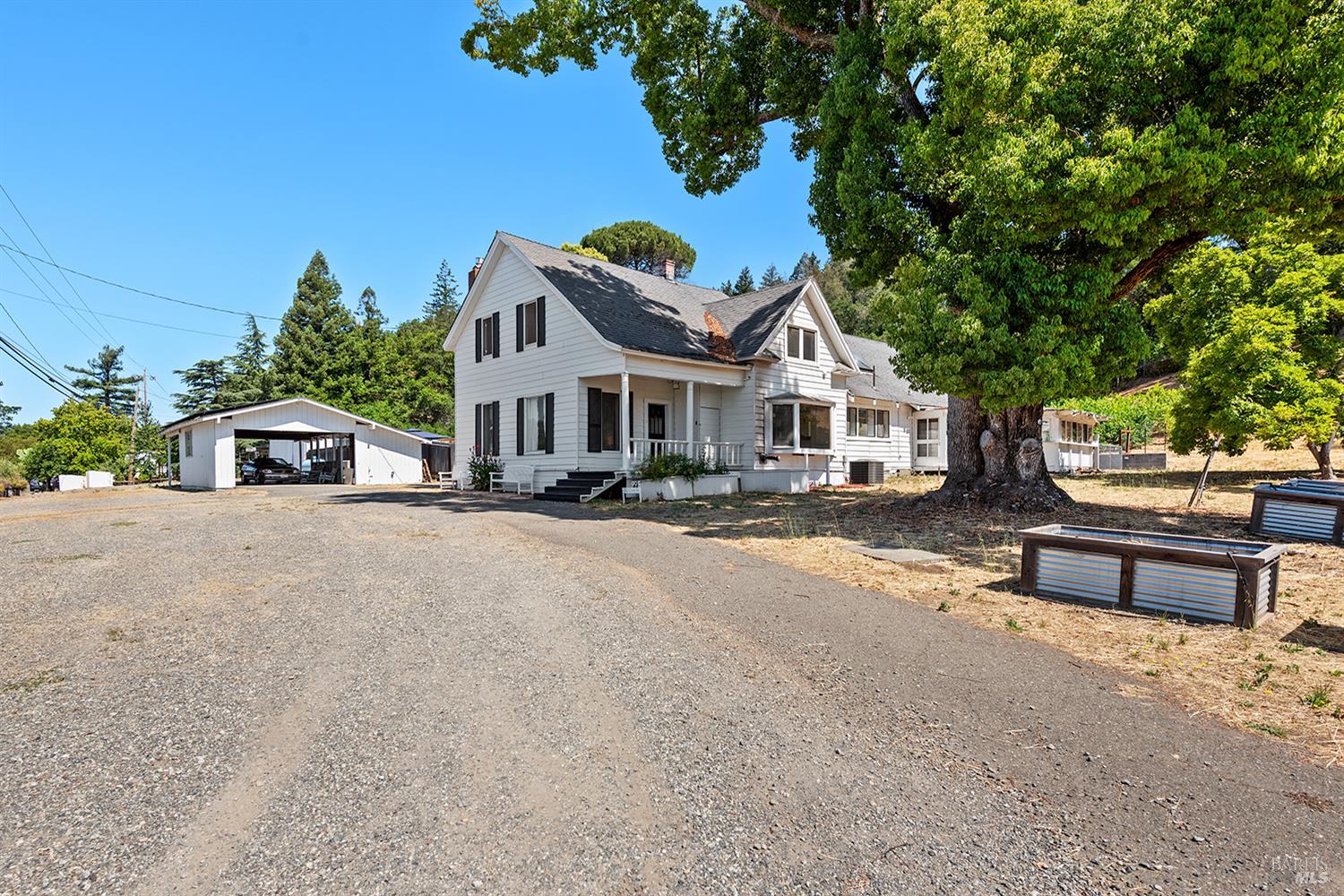 995 Dry Creek Rd