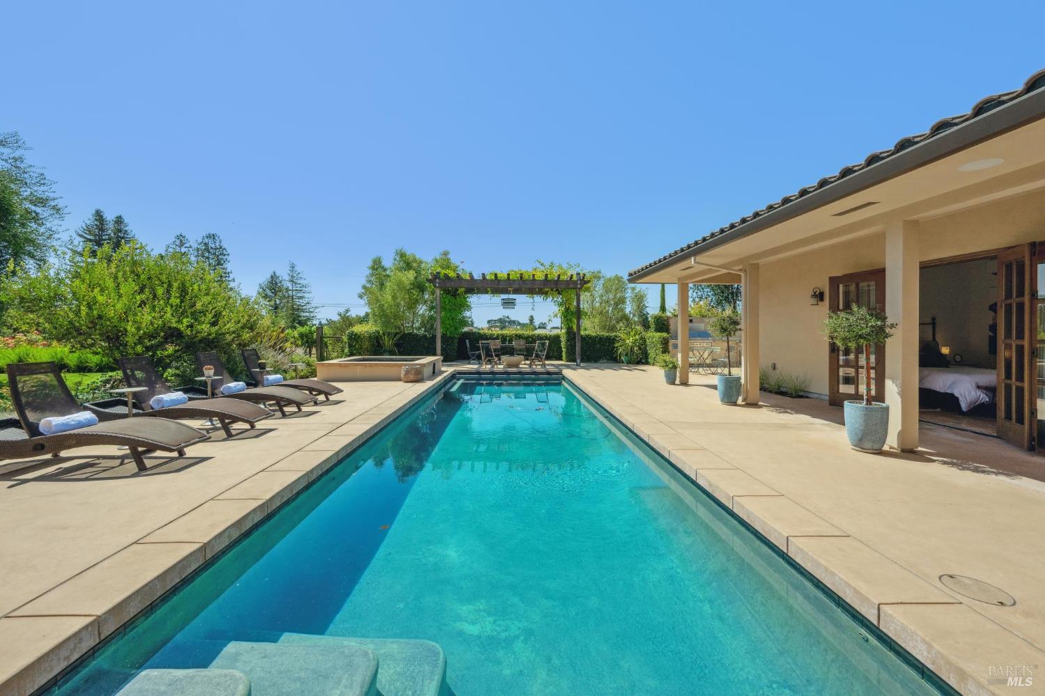 1057 Red Tail Rd