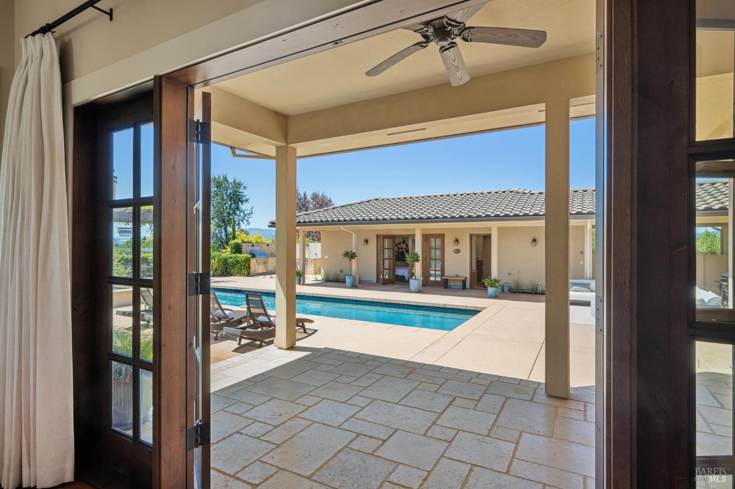 1057 Red Tail Rd