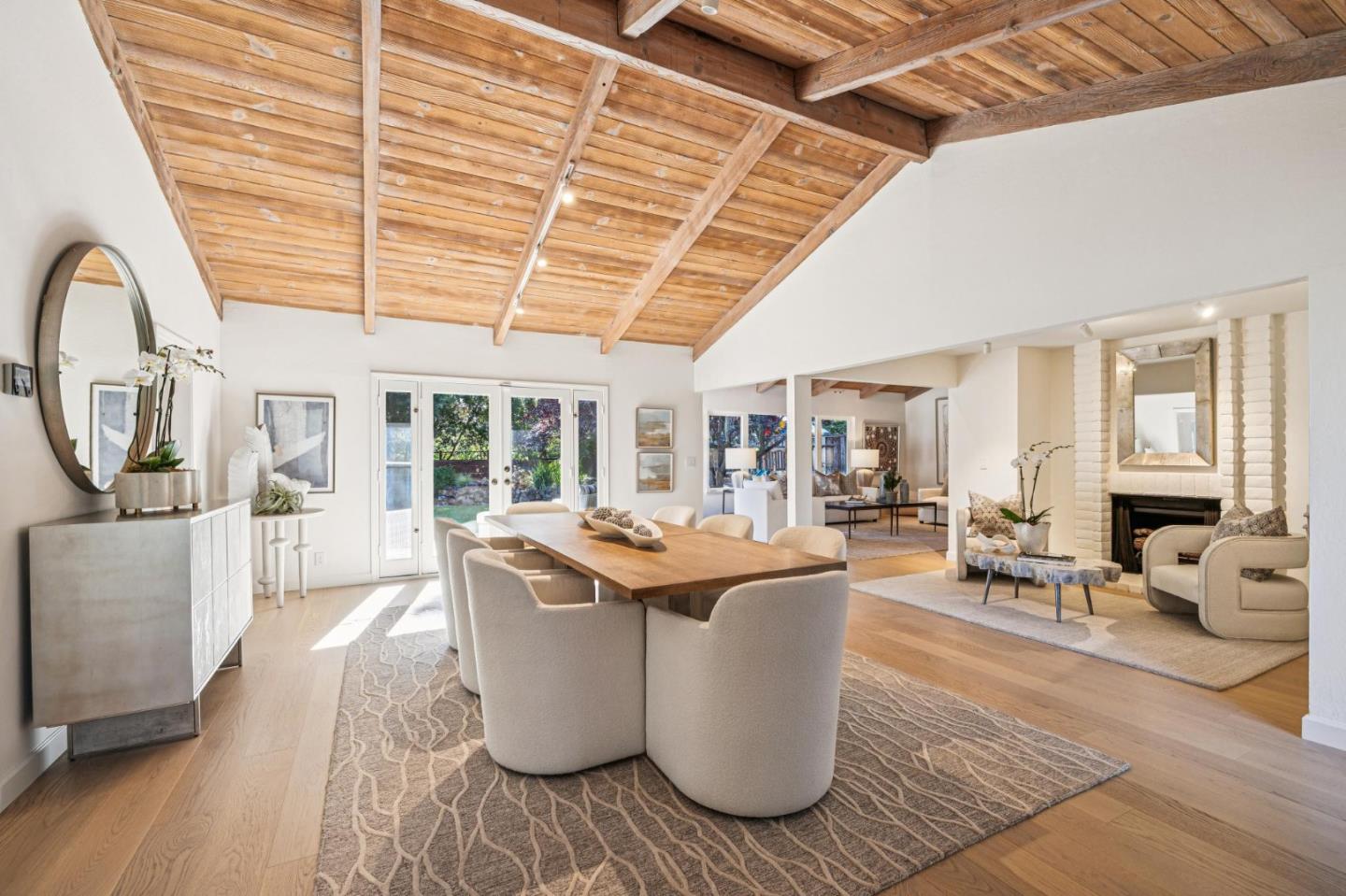 822 Mesa Court
