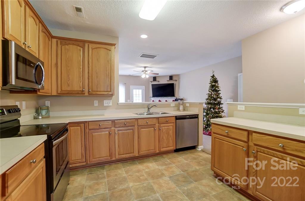 6934 Tanners Creek Drive