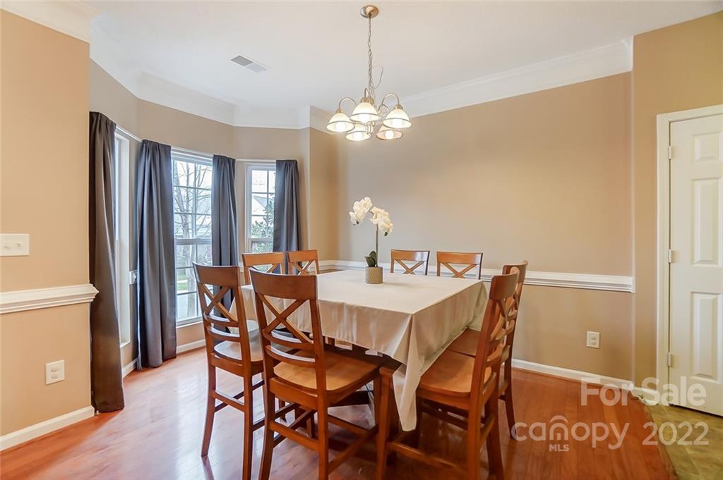 6934 Tanners Creek Drive