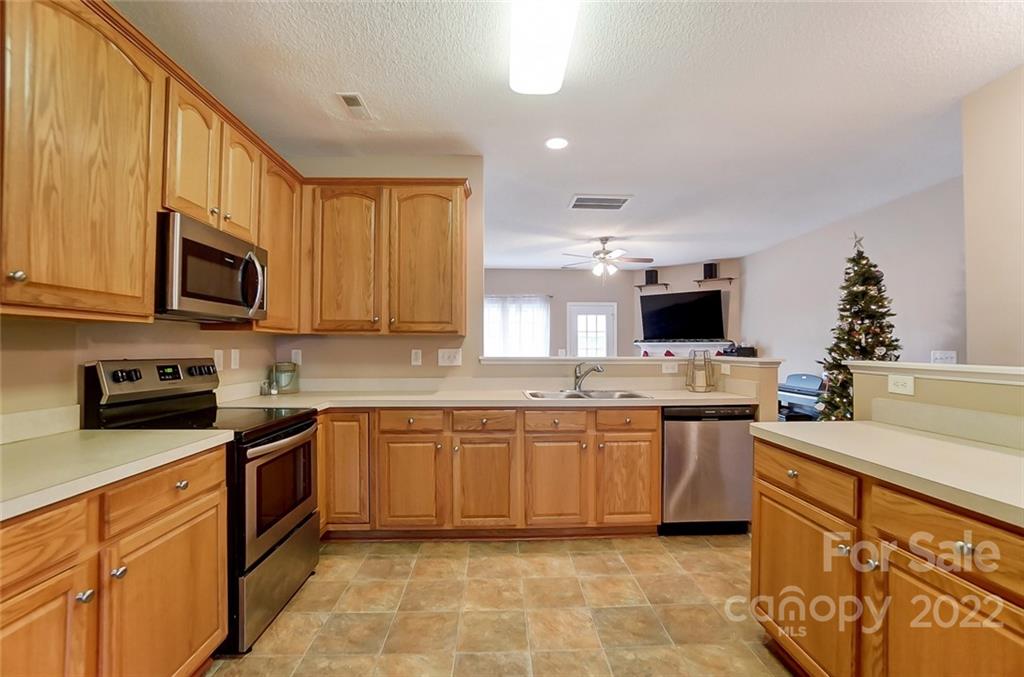 6934 Tanners Creek Drive