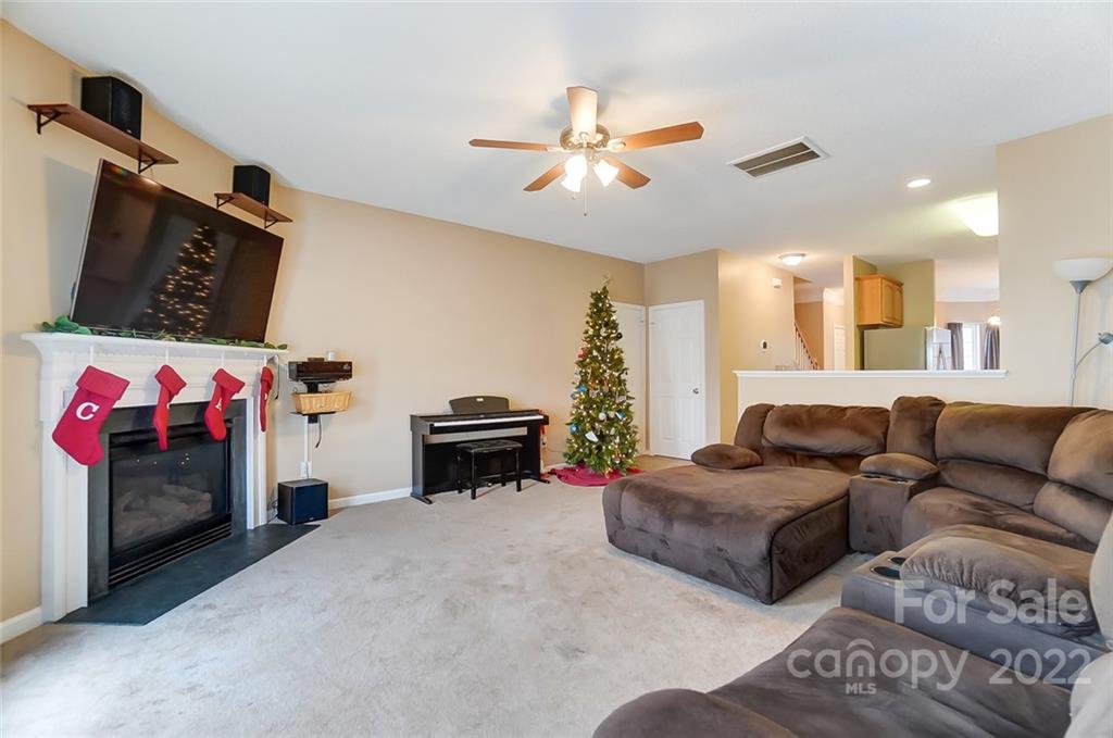 6934 Tanners Creek Drive