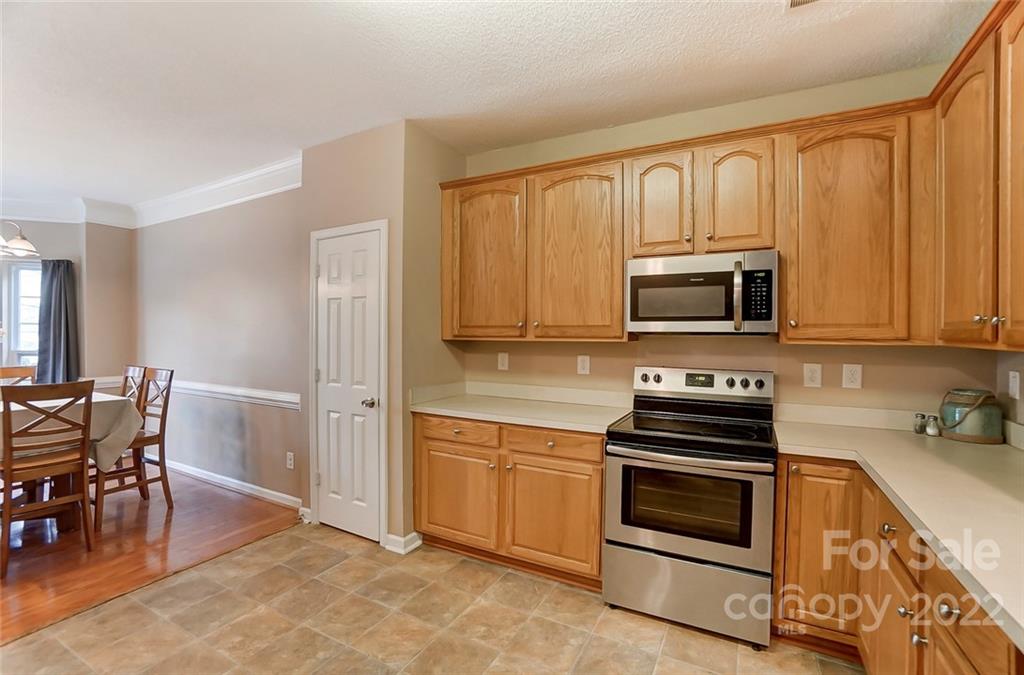 6934 Tanners Creek Drive