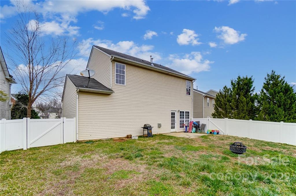 6934 Tanners Creek Drive