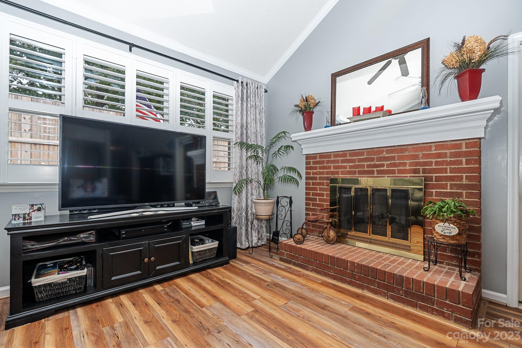 19961 Oak Leaf Circle