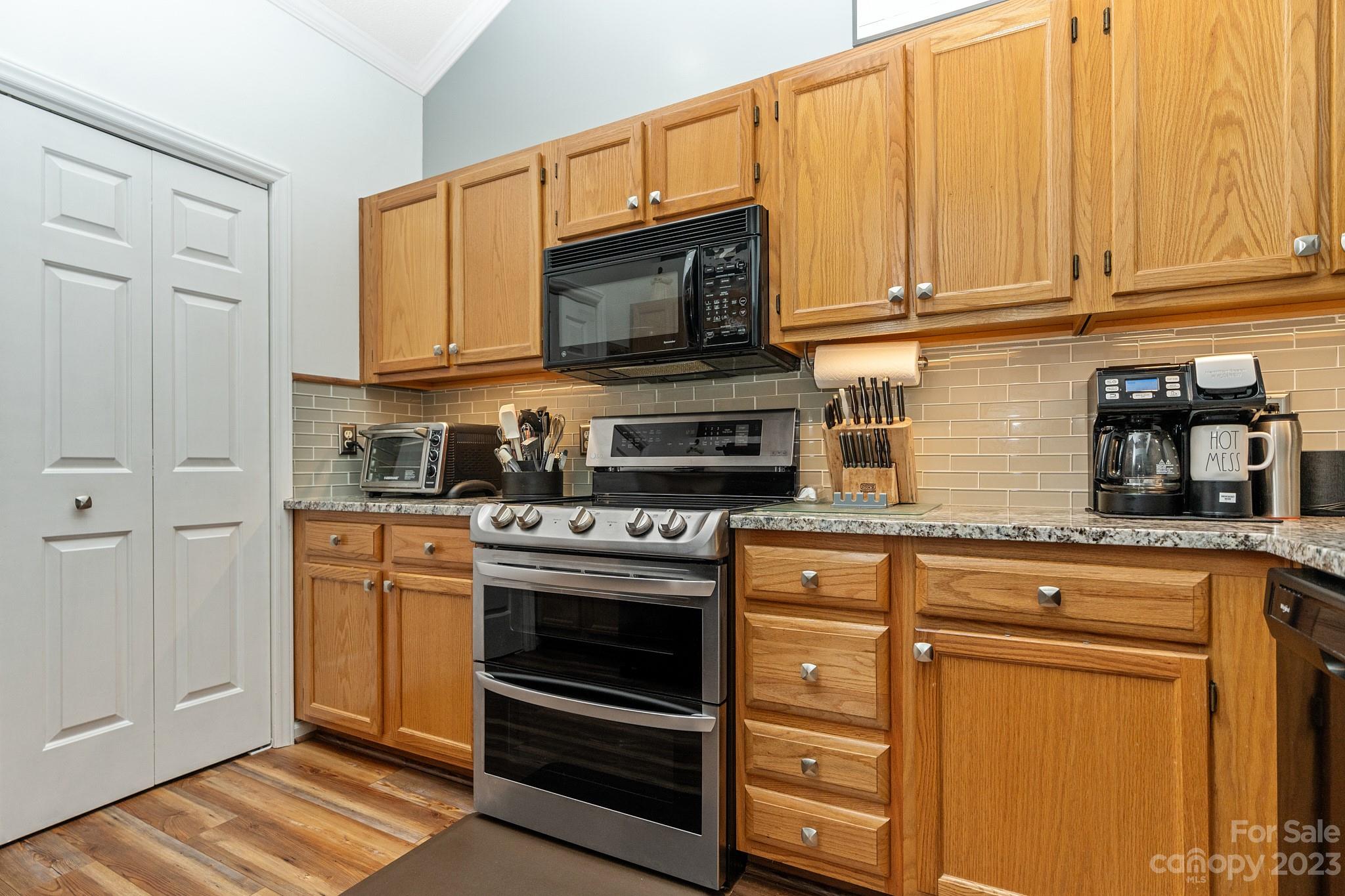 19961 Oak Leaf Circle