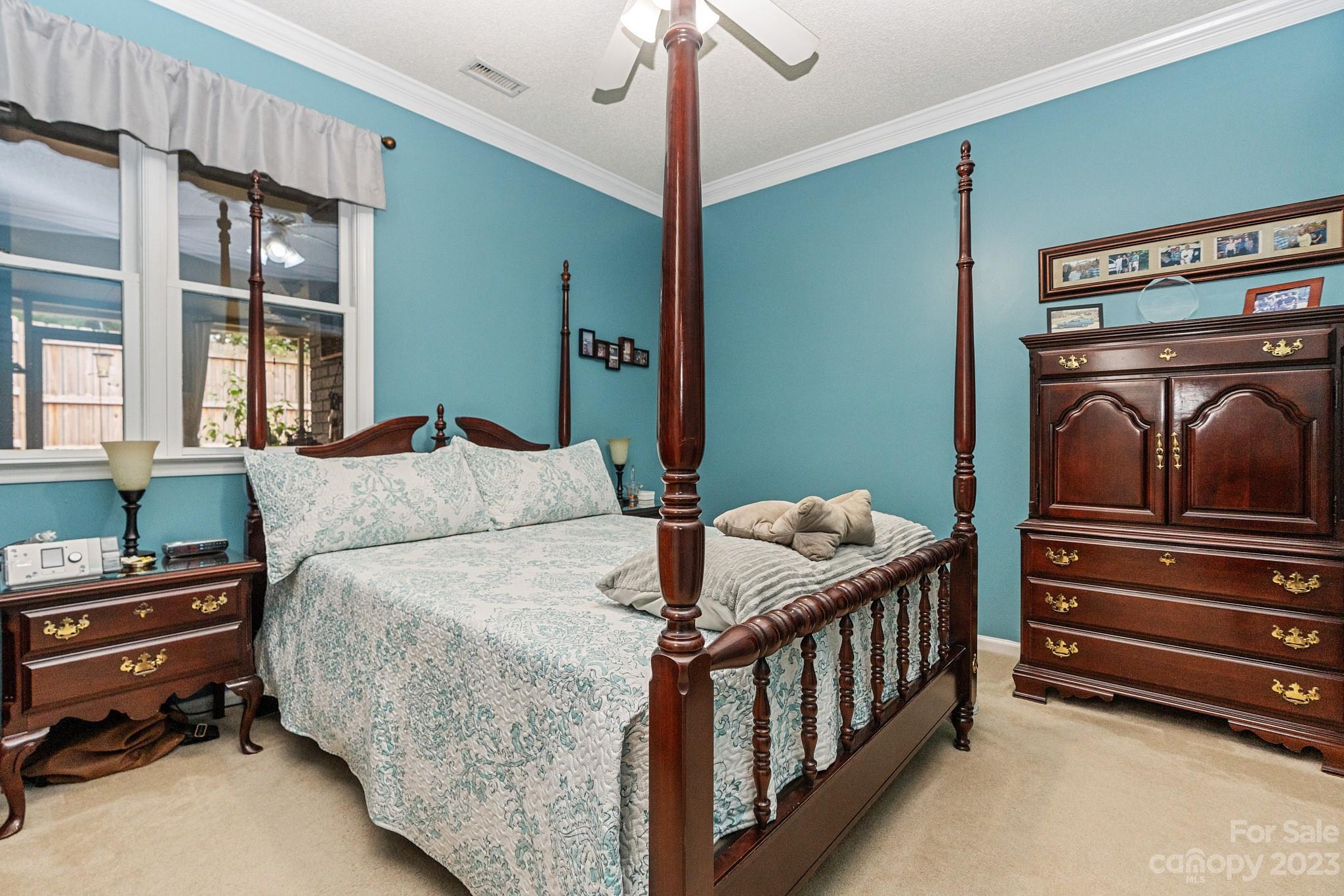 19961 Oak Leaf Circle