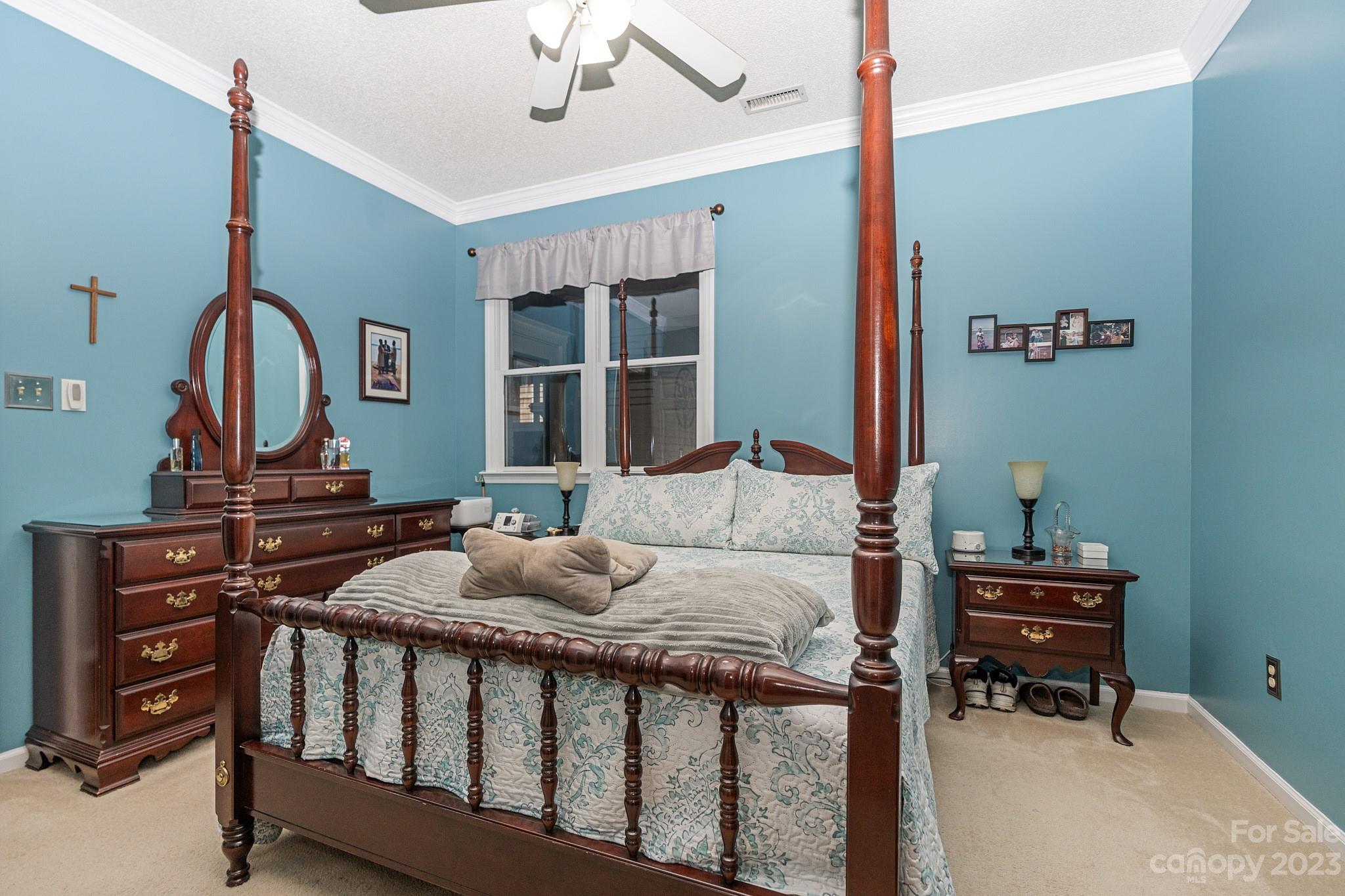 19961 Oak Leaf Circle