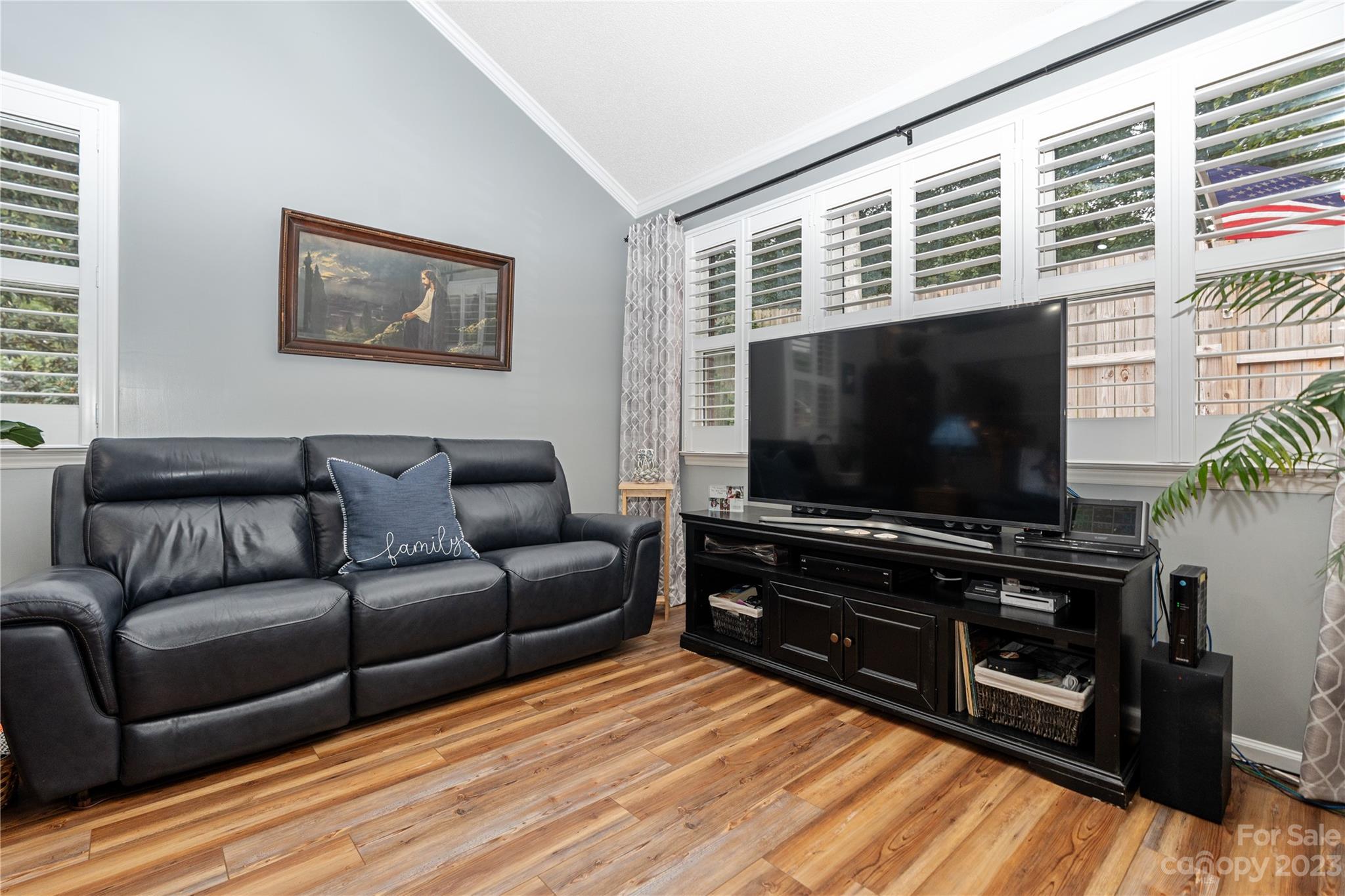 19961 Oak Leaf Circle