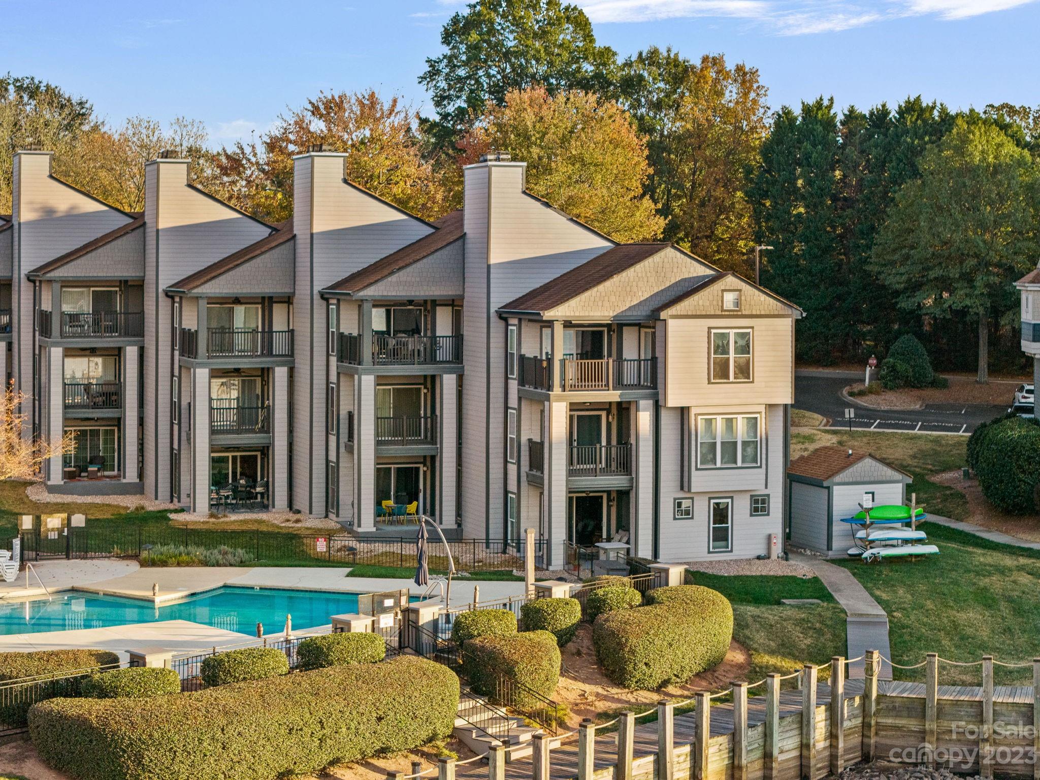 18801 Vineyard Point Lane