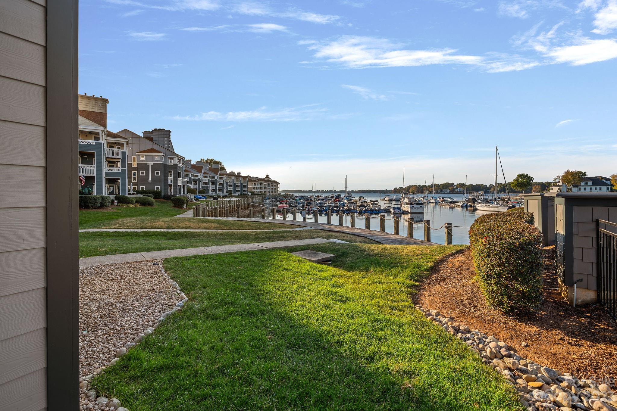 18801 Vineyard Point Lane