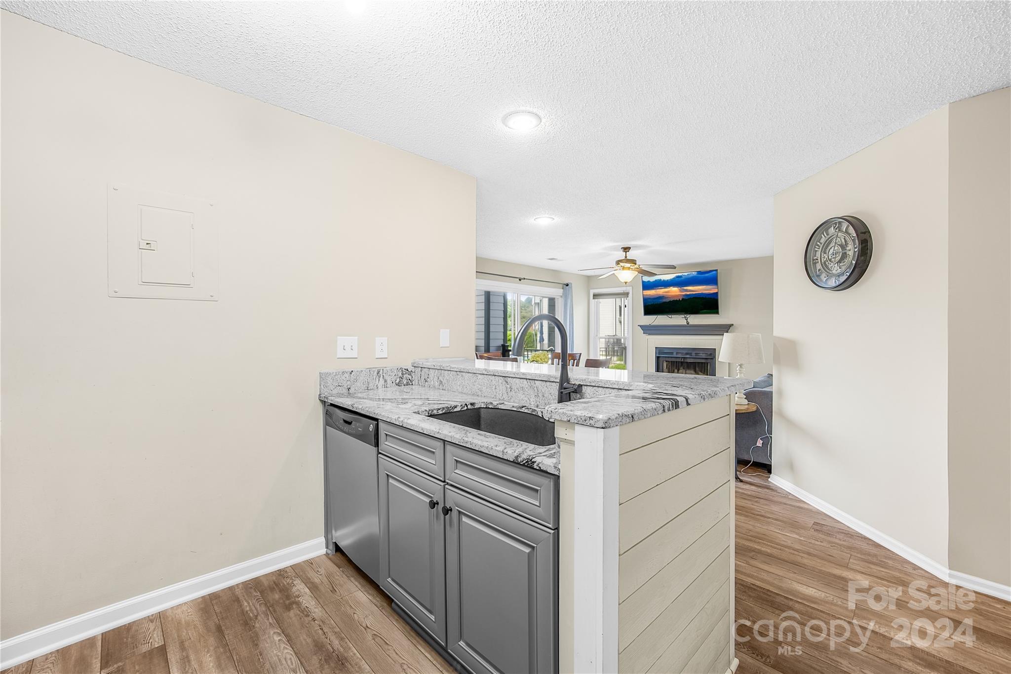 18807 Vineyard Point Lane