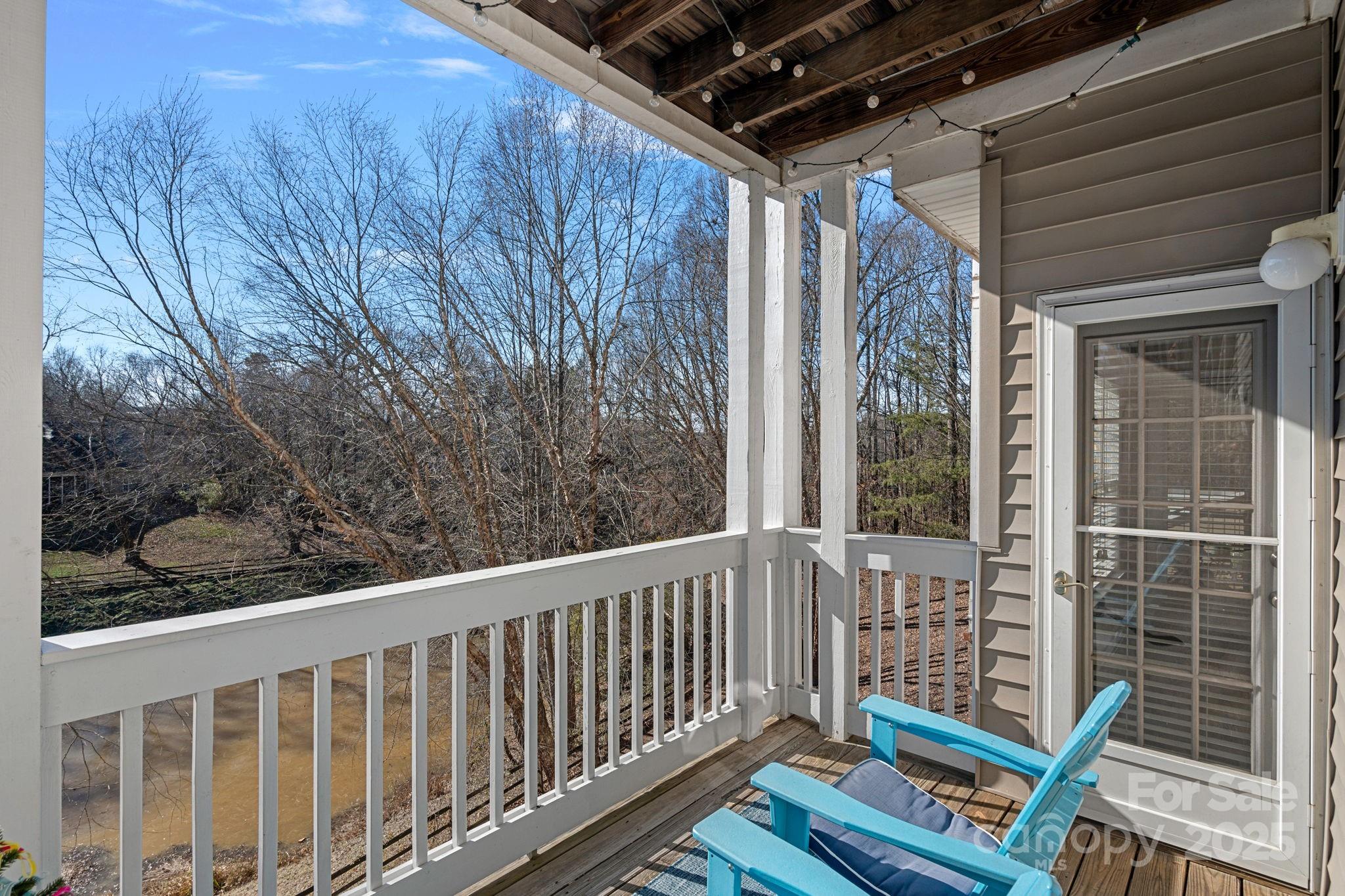 8938 Rosalyn Glen Road