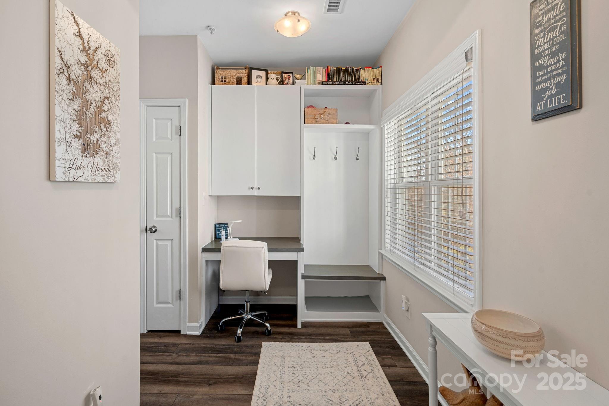 8938 Rosalyn Glen Road