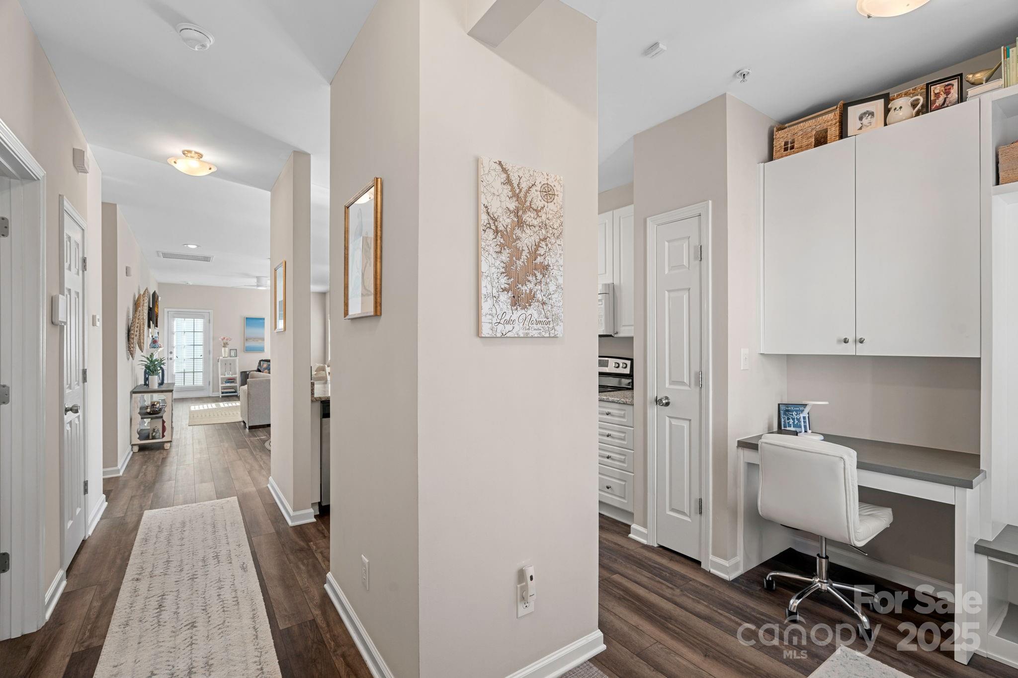 8938 Rosalyn Glen Road