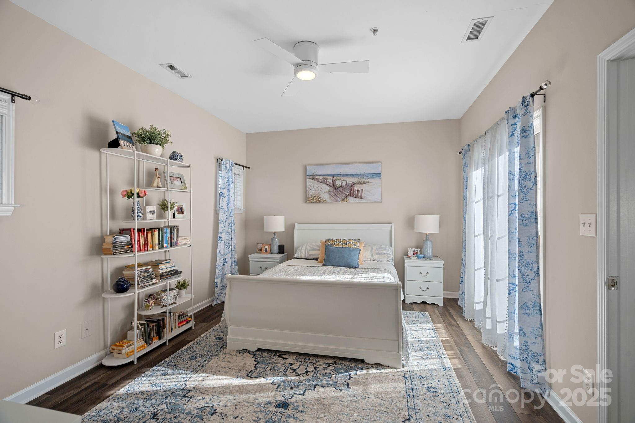 8938 Rosalyn Glen Road