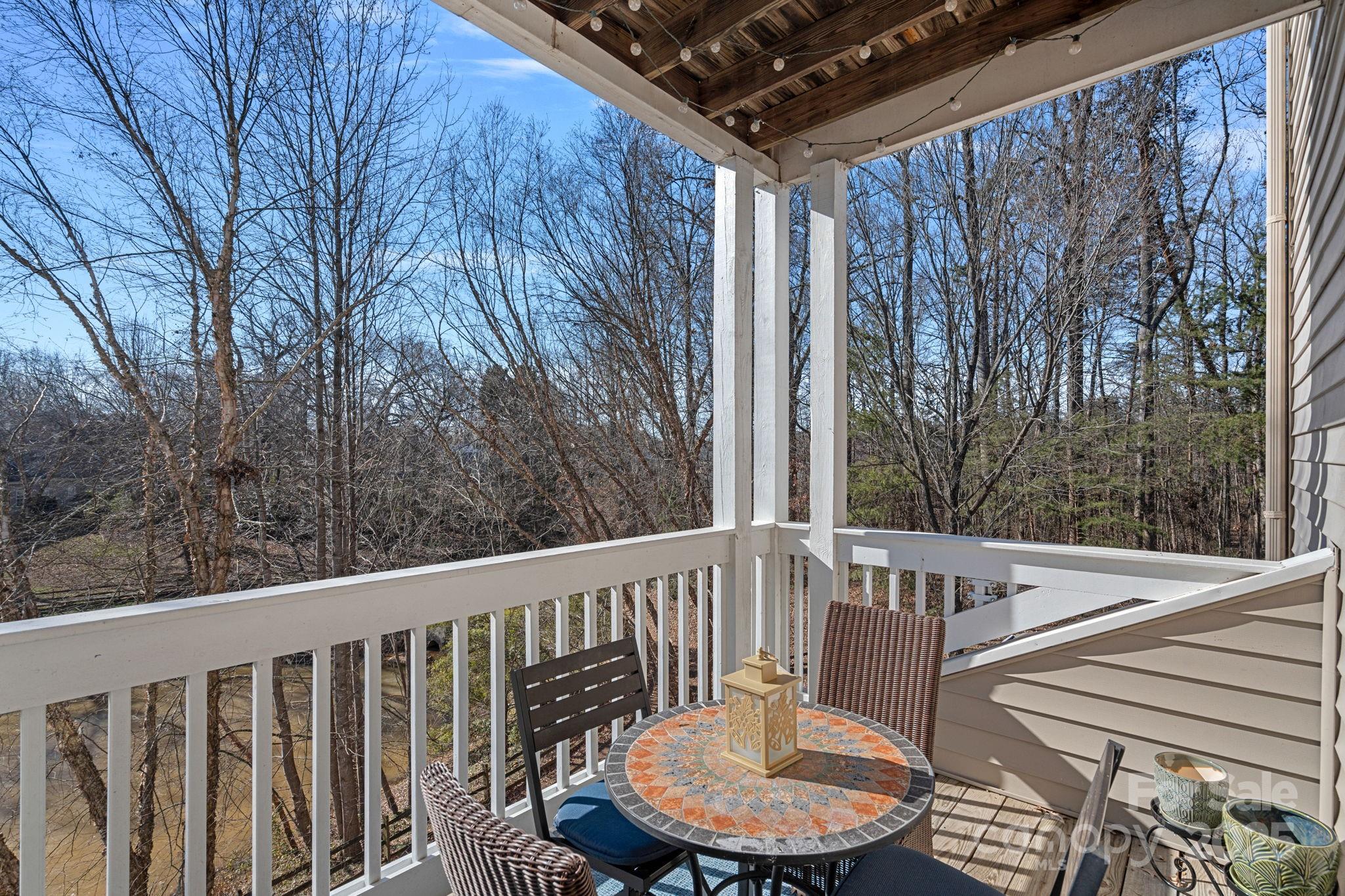 8938 Rosalyn Glen Road