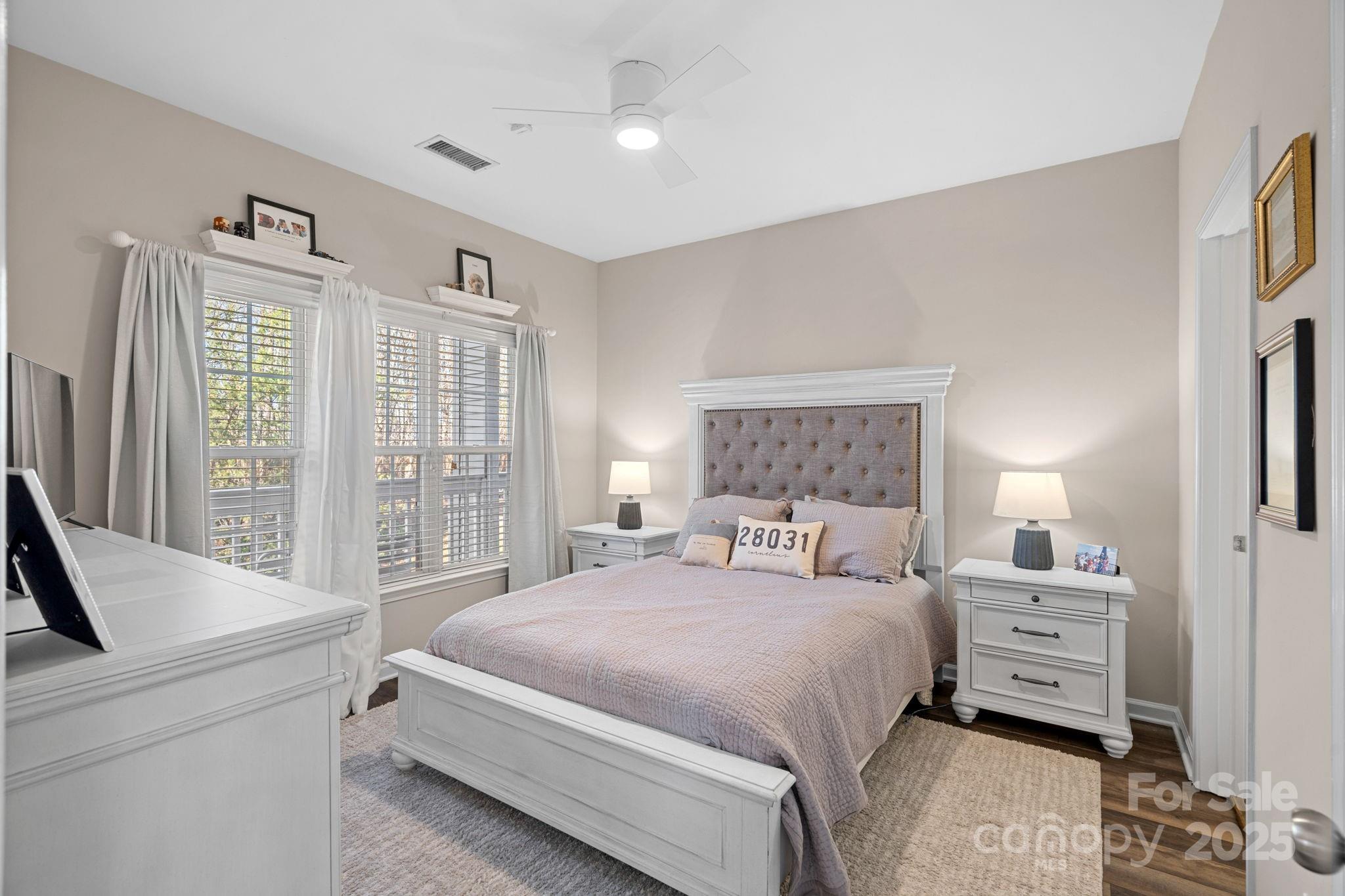 8938 Rosalyn Glen Road