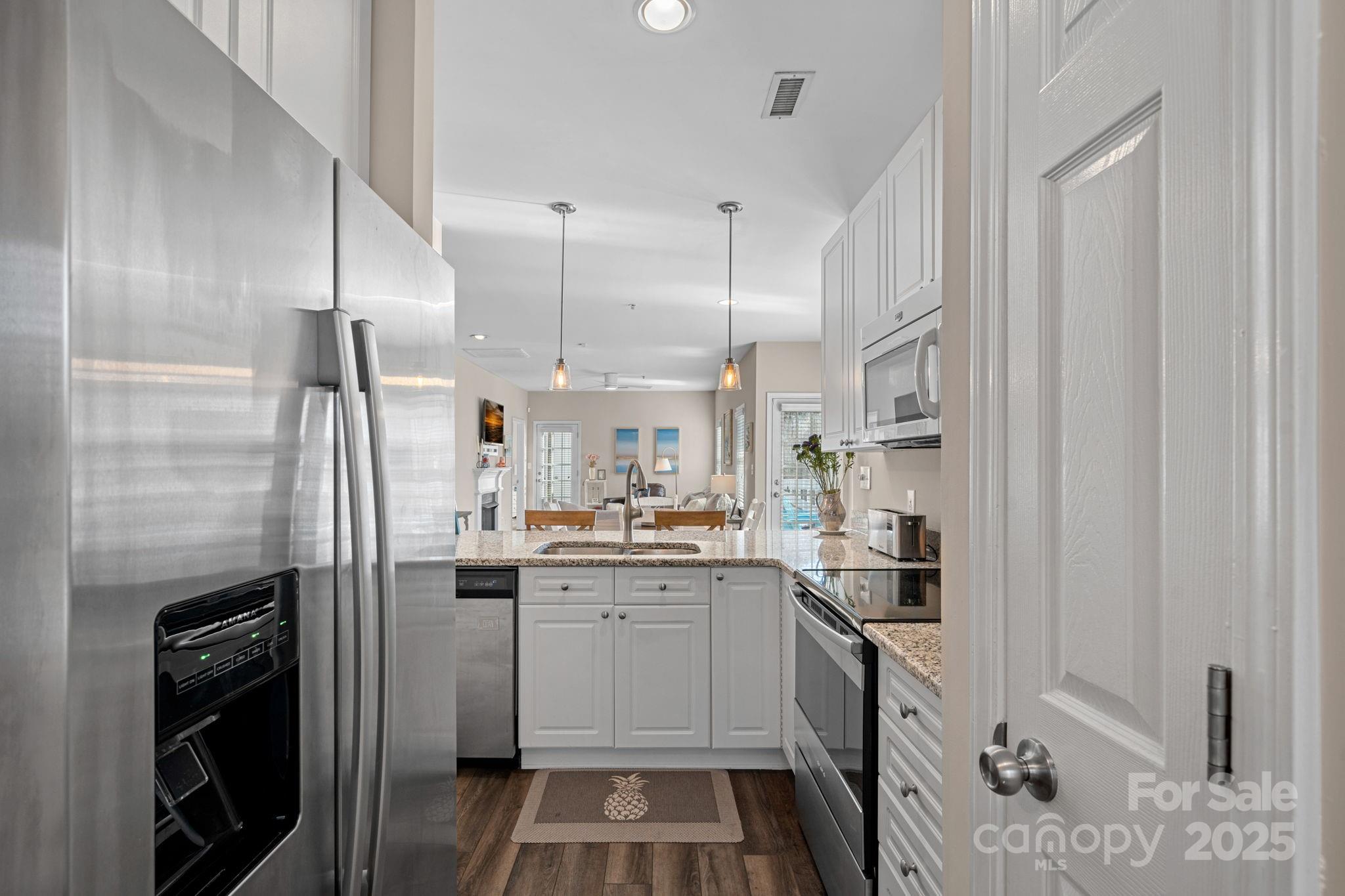 8938 Rosalyn Glen Road