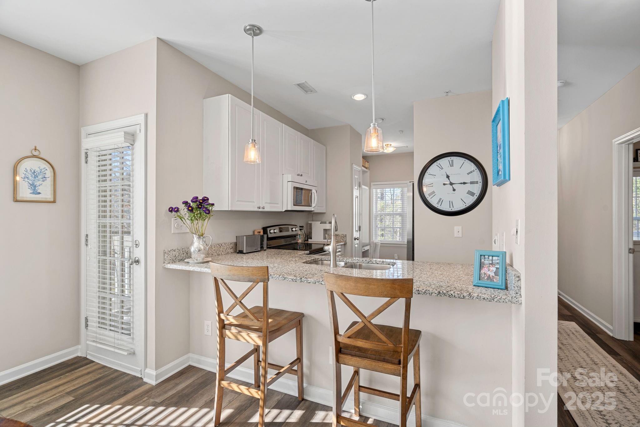 8938 Rosalyn Glen Road