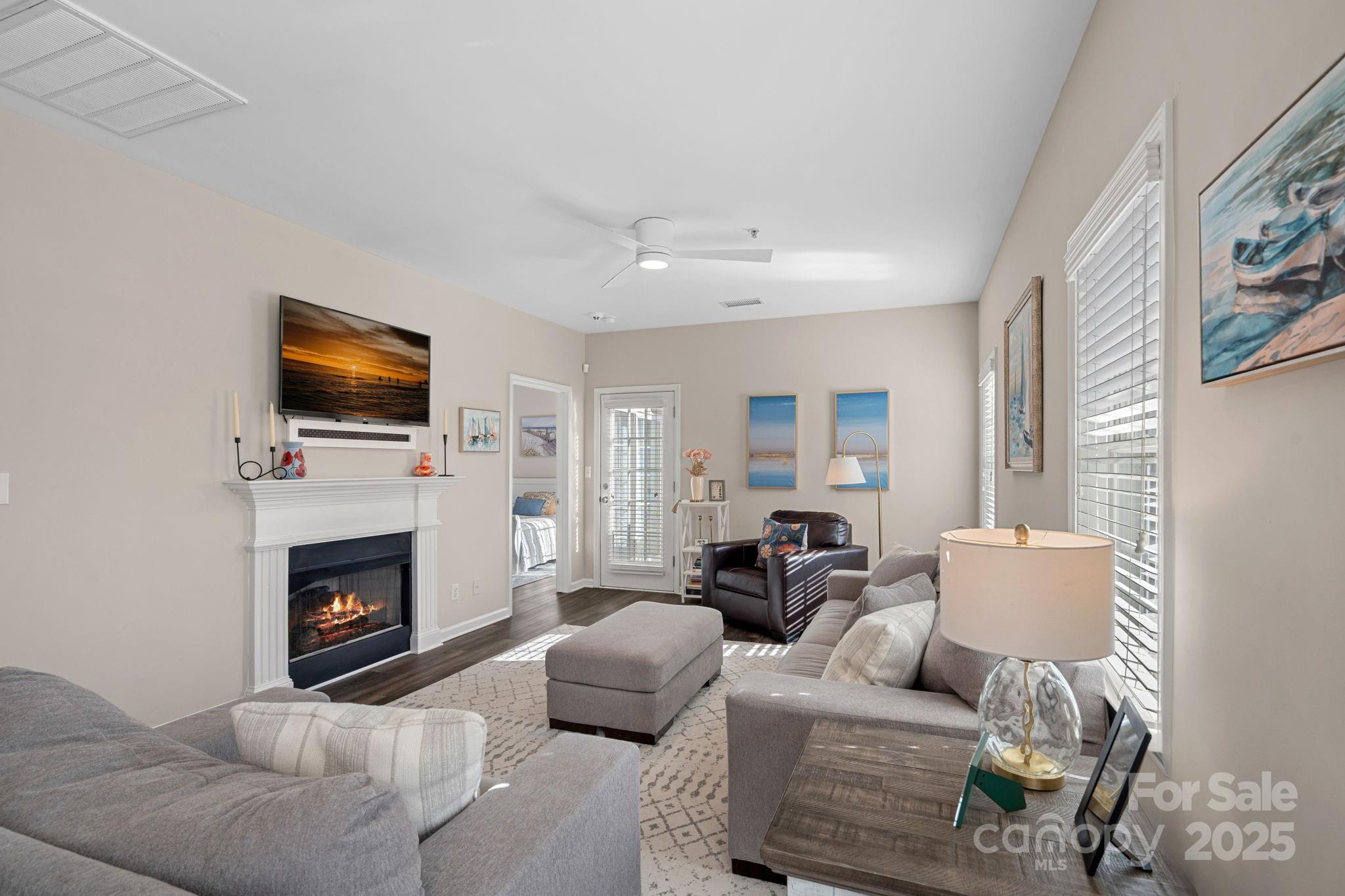 8938 Rosalyn Glen Road