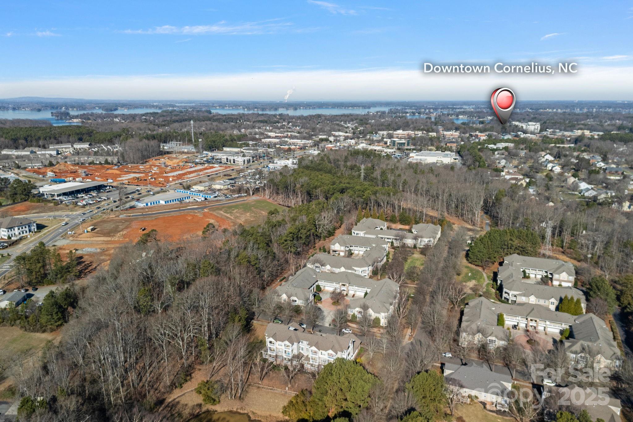 8938 Rosalyn Glen Road