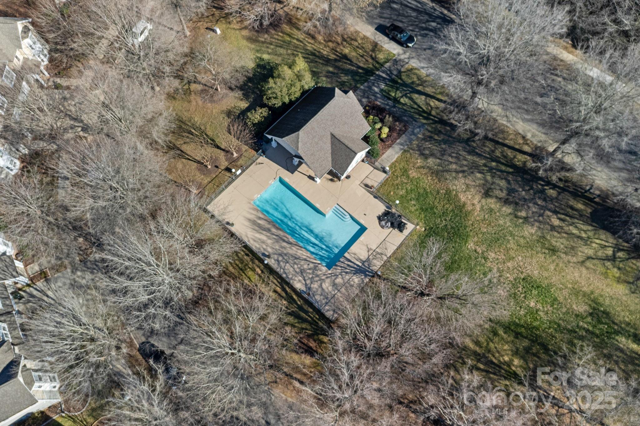 8938 Rosalyn Glen Road