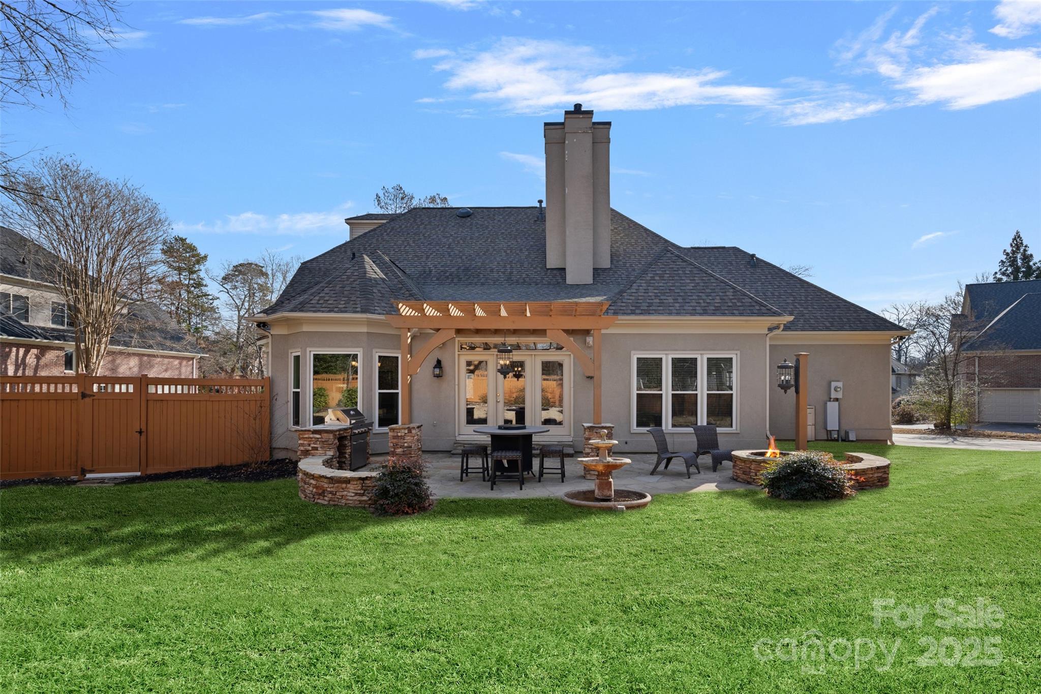 888 Craigmont Lane NW