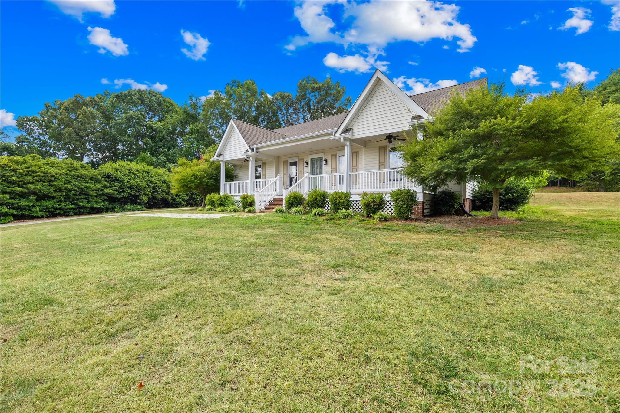 160 Pampas Lane