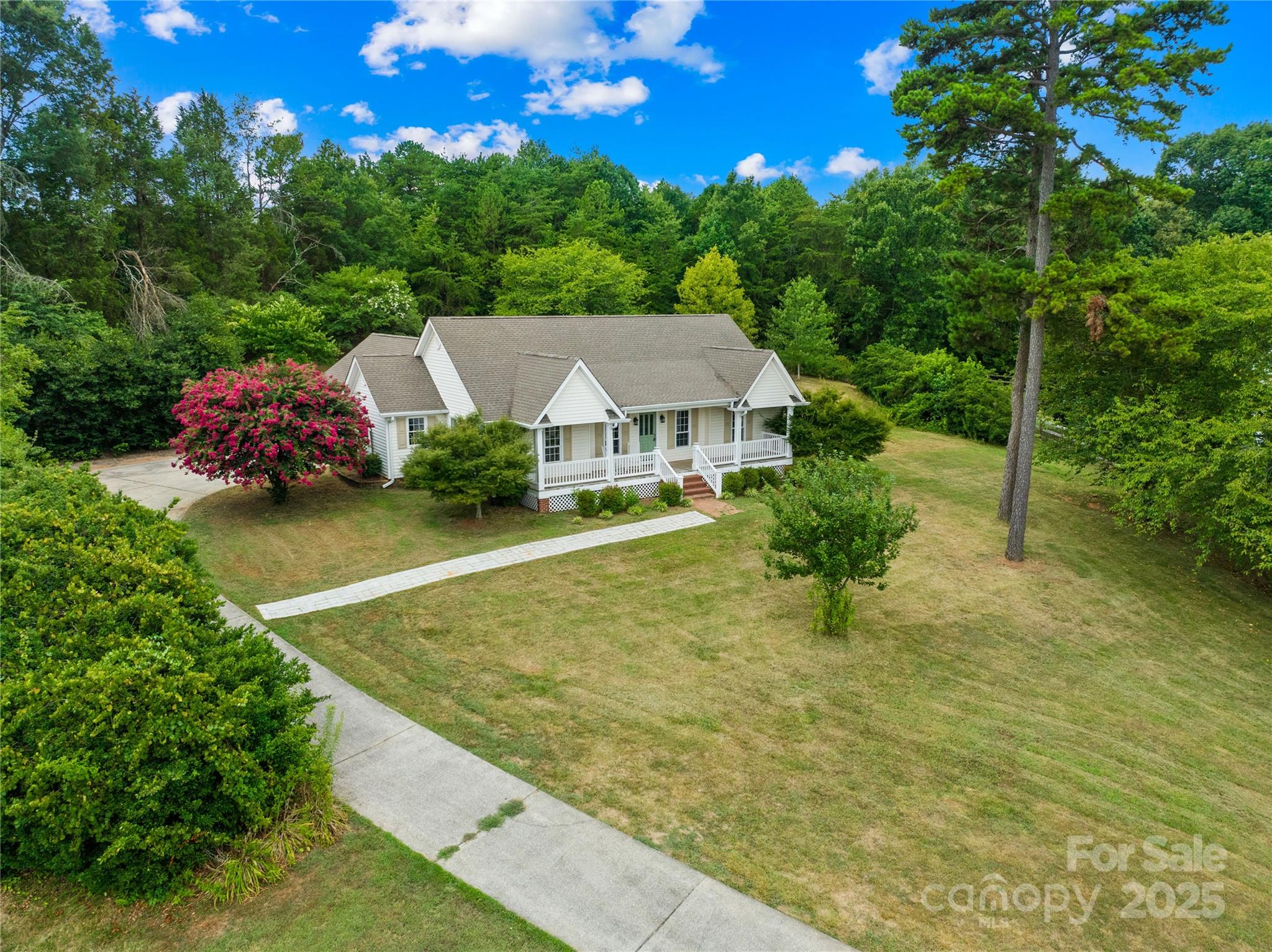 160 Pampas Lane