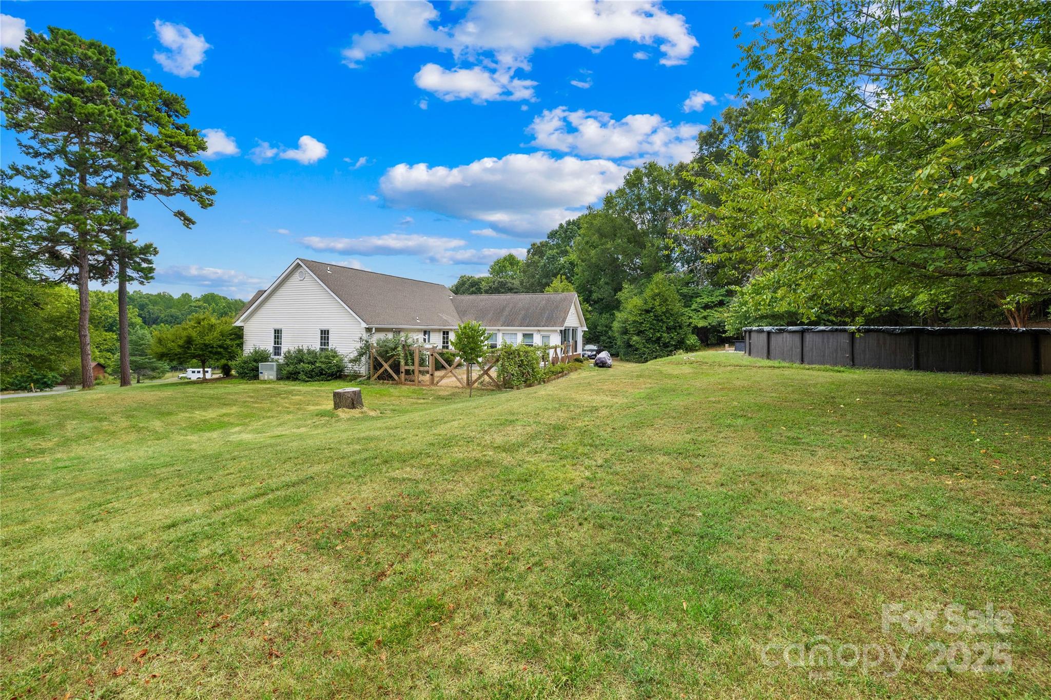160 Pampas Lane
