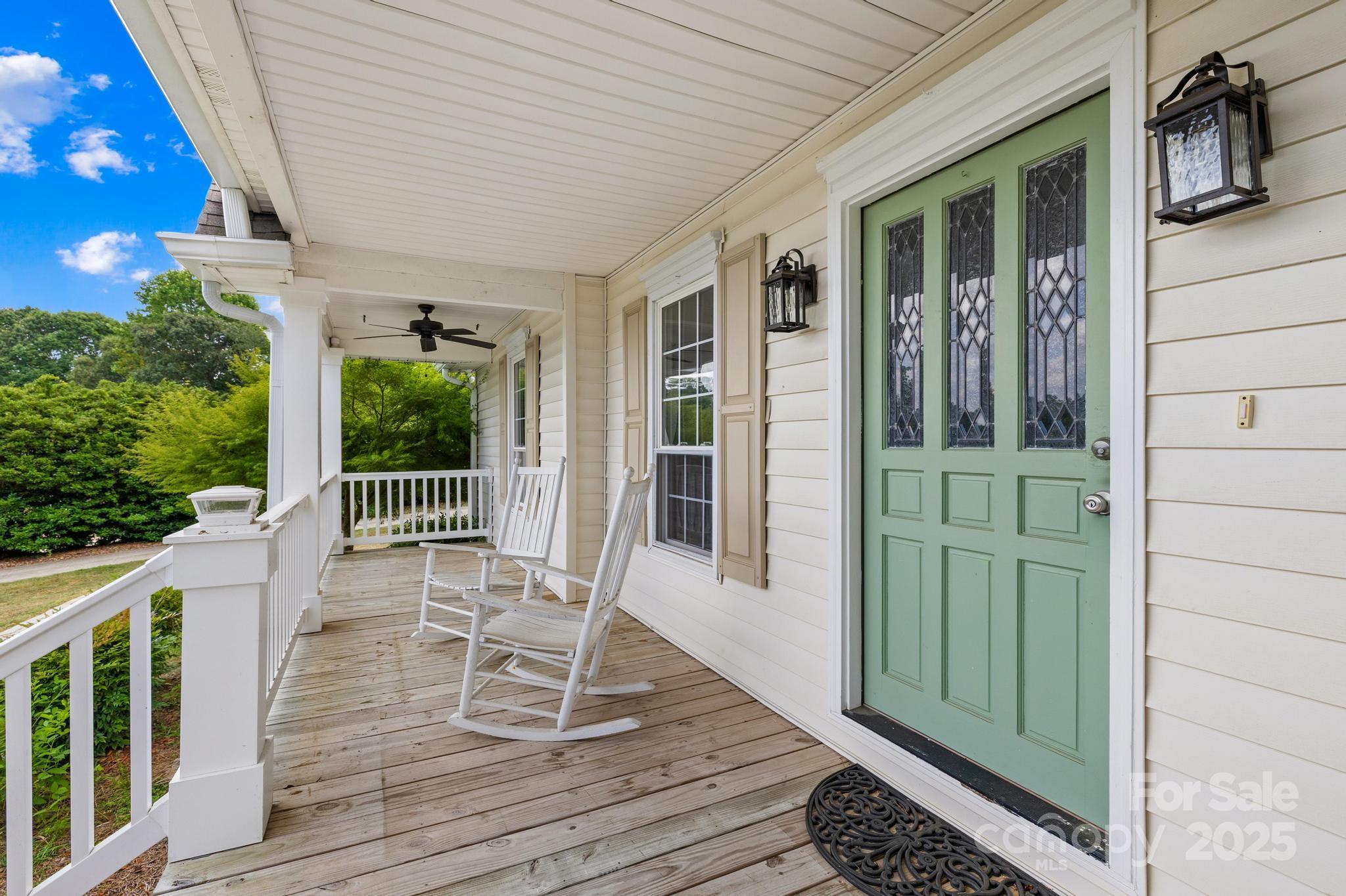 160 Pampas Lane